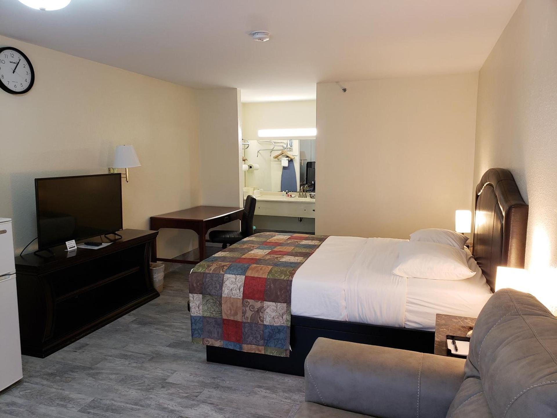 Simple Rewards Inn photo 37
