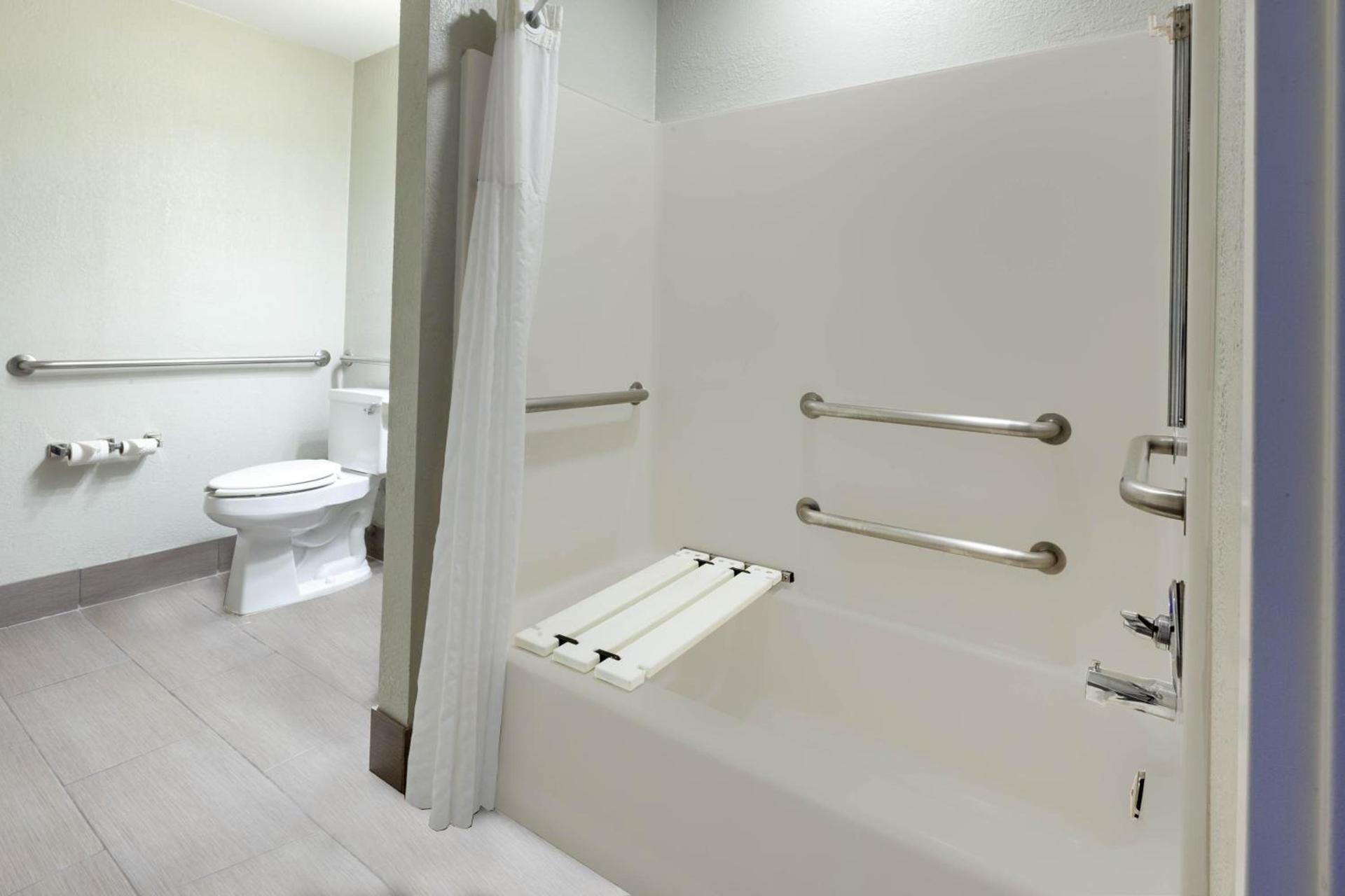 Microtel Inn Suite by Wyndham BWI Airport photo 8