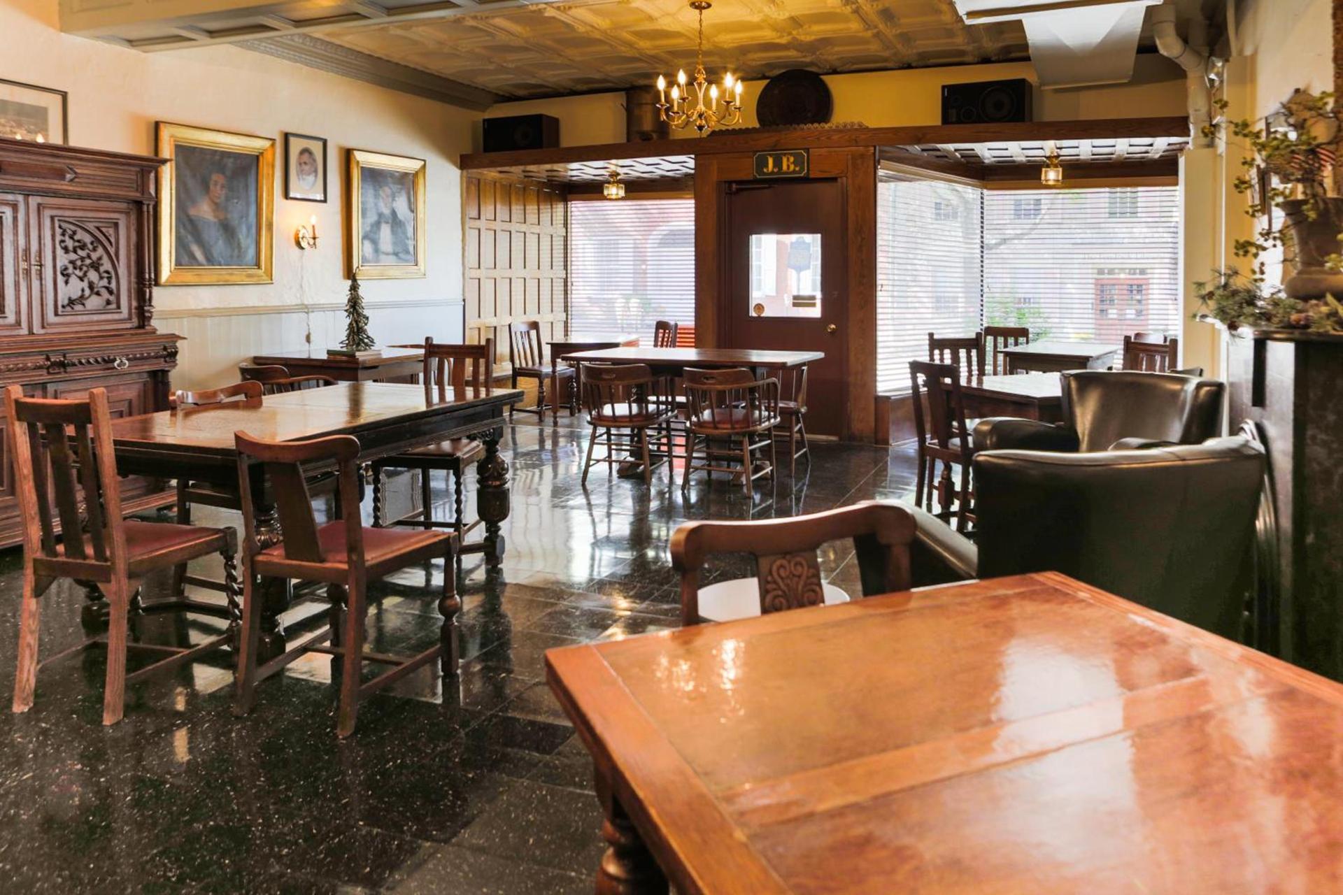 James Buchanan Hotel, Trademark Collection by Wyndham photo 10