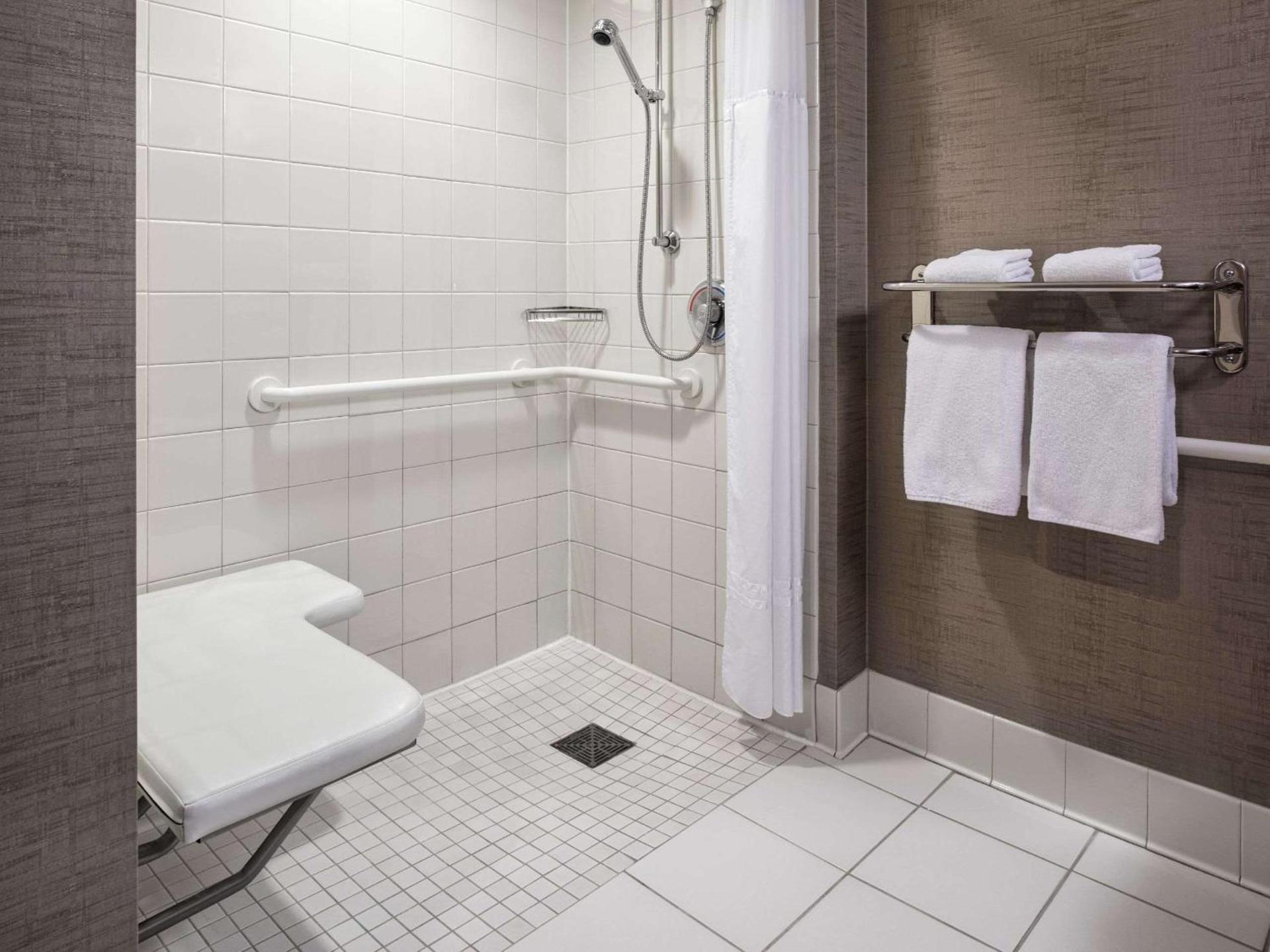 Hyatt Centric Chicago Ohare photo 24