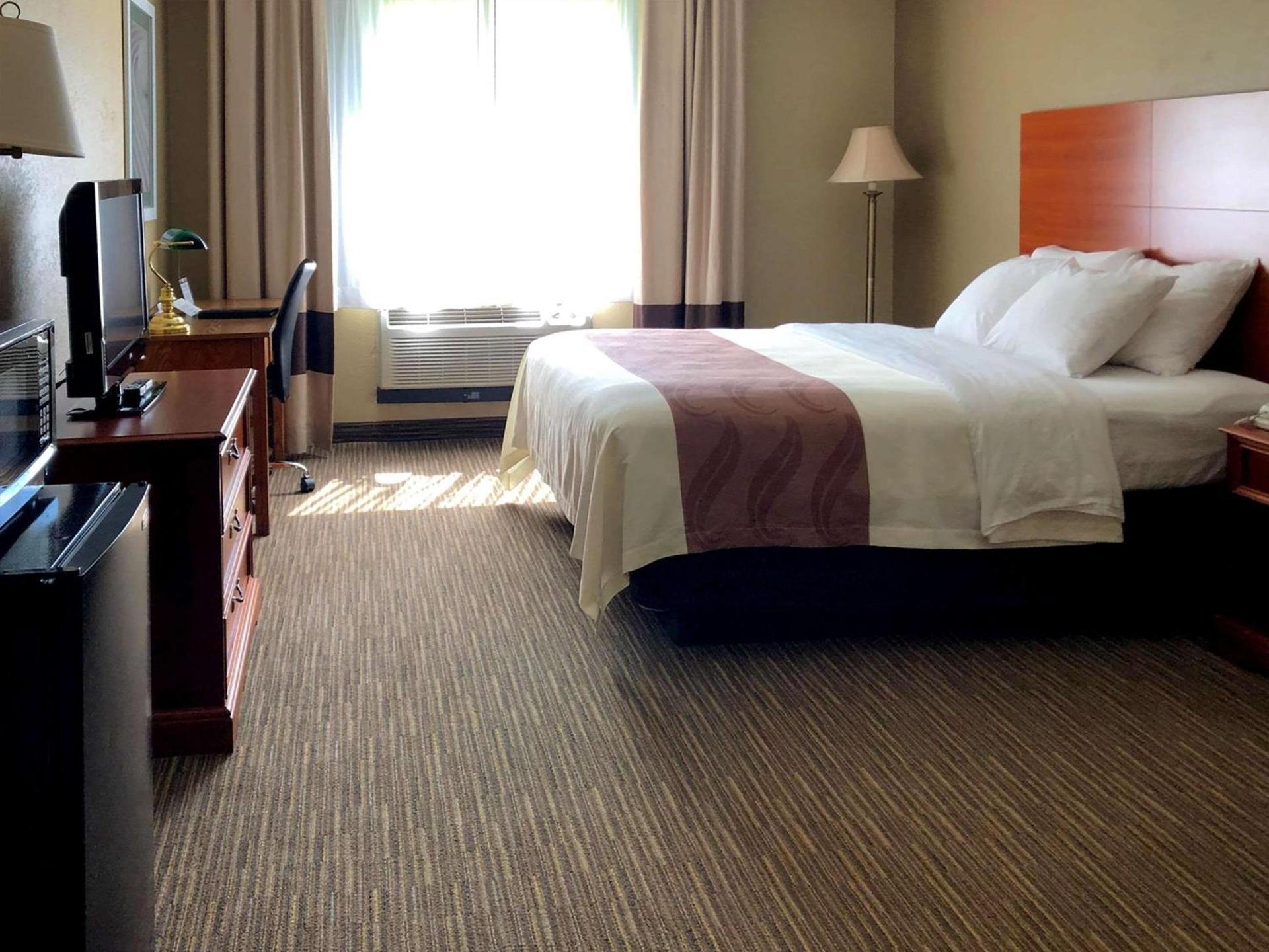 Quality Inn & Suites New Castle photo 35