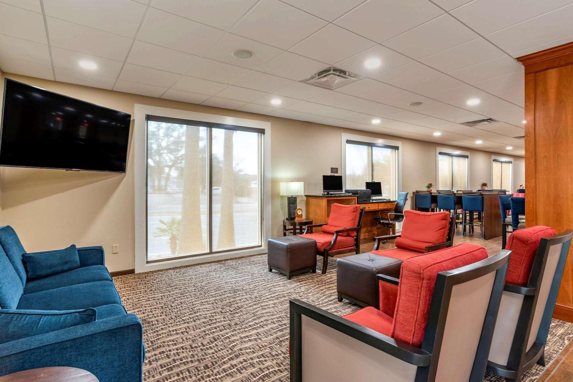 Comfort Suites Niceville Near Eglin Air Force Base photo 37