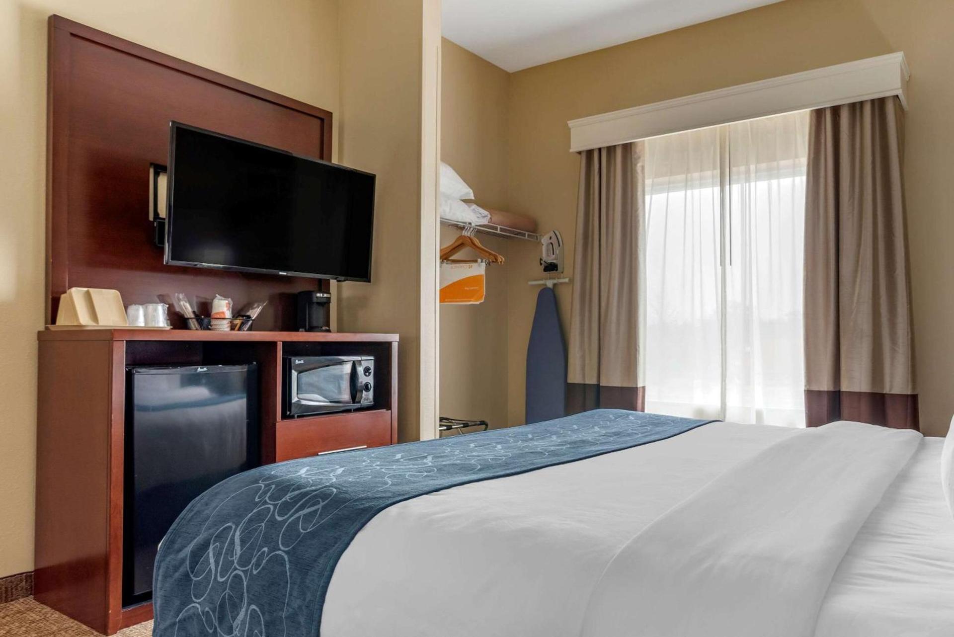 Comfort Suites Niceville Near Eglin Air Force Base photo 35