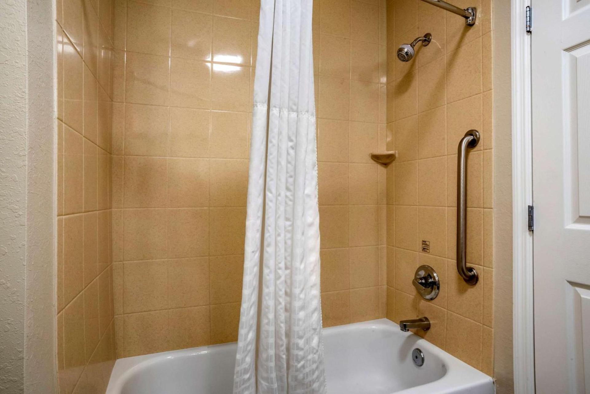 Comfort Suites Niceville Near Eglin Air Force Base photo 30