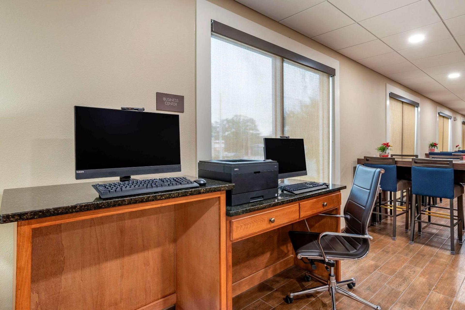 Comfort Suites Niceville Near Eglin Air Force Base photo 26