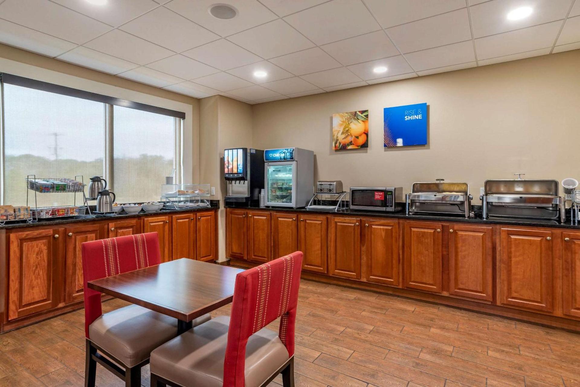Comfort Suites Niceville Near Eglin Air Force Base photo 20