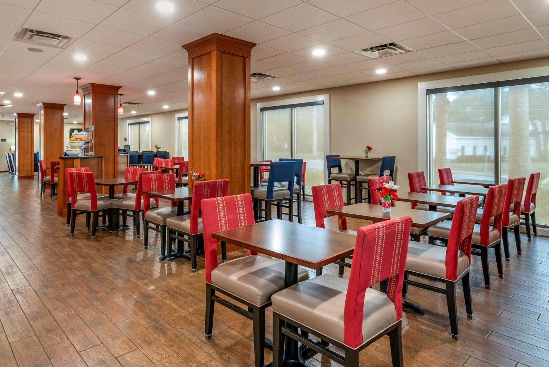 Comfort Suites Niceville Near Eglin Air Force Base photo 21