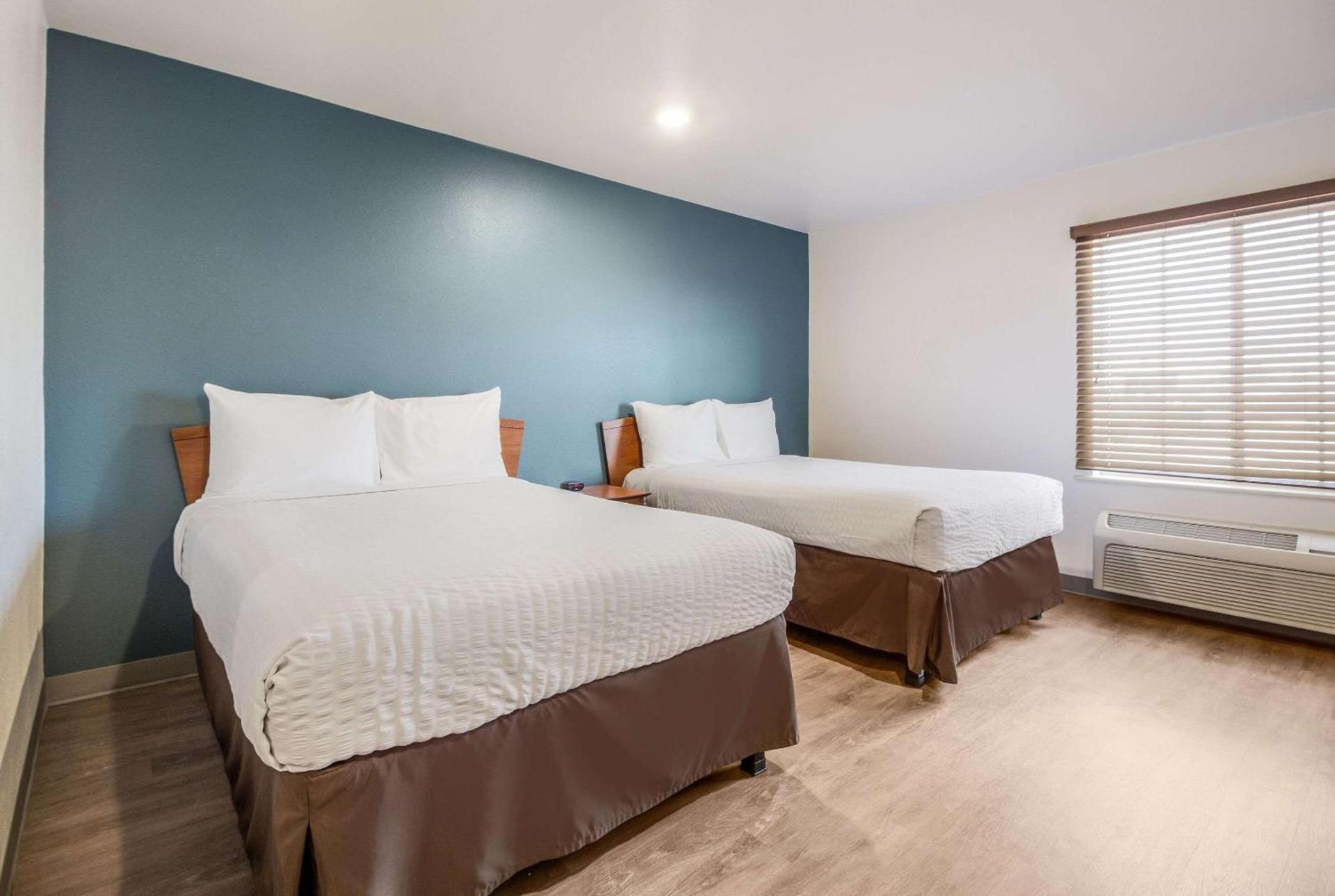 WoodSpring Suites Houston Baytown photo 11