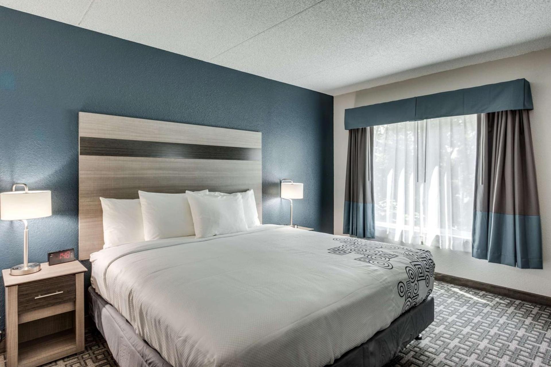 Days Inn & Suites by Wyndham Spokane photo 6