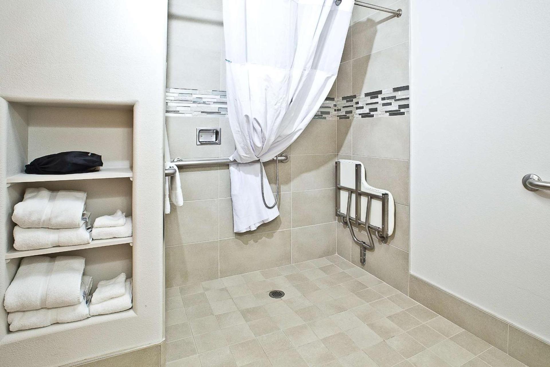 Hawthorn Suites by Wyndham-Oakland/Alameda photo 27