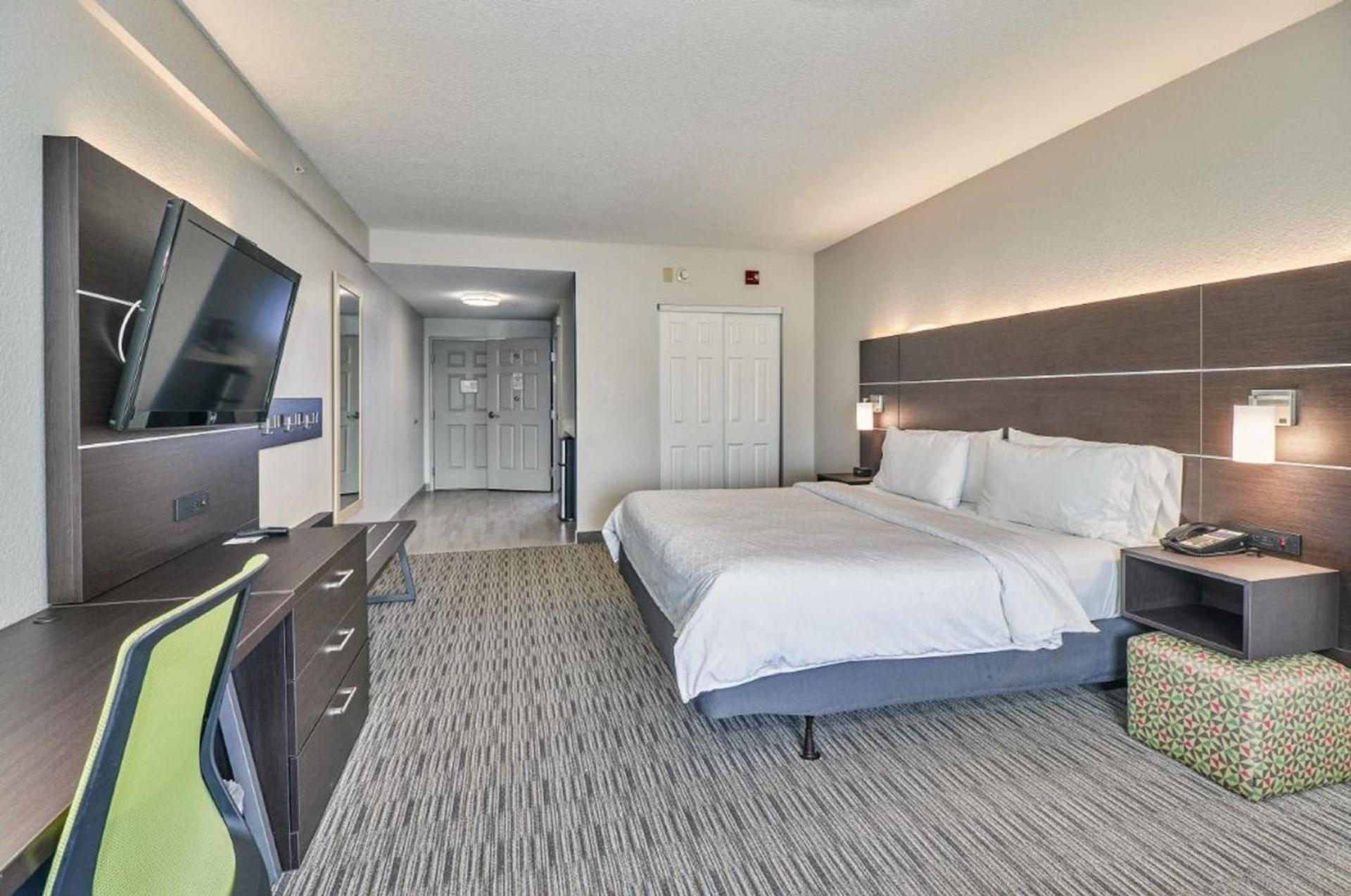 Holiday Inn Express Hotel & Suites Clearwater US 19 North by IHG photo 33