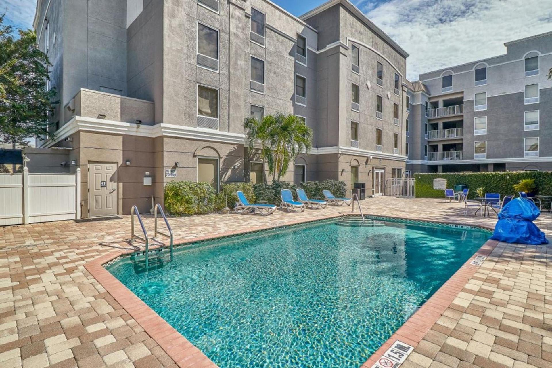Holiday Inn Express Hotel & Suites Clearwater US 19 North by IHG photo 20