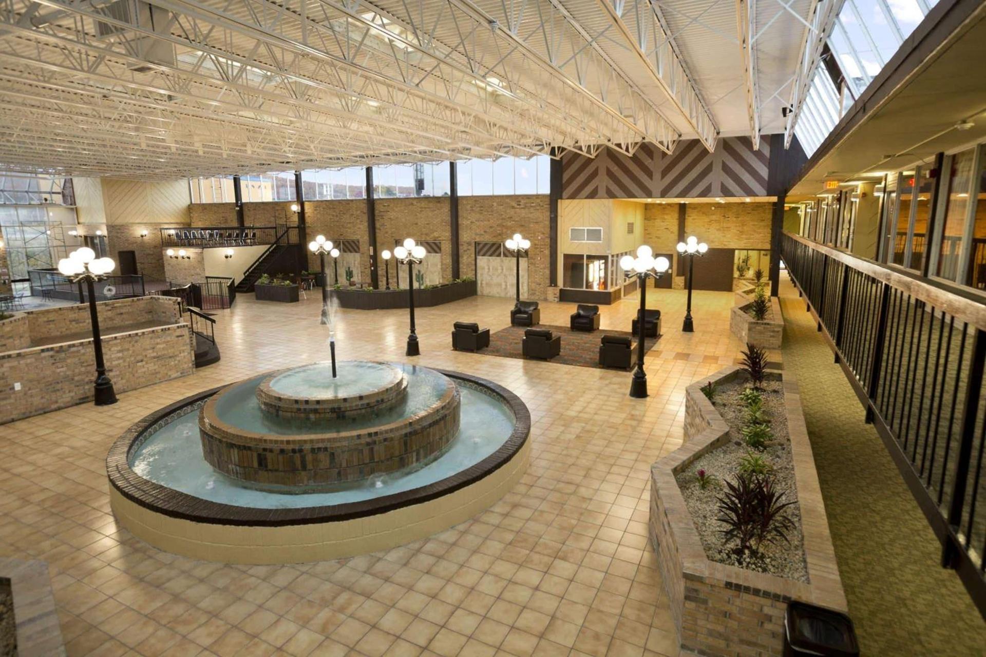 Days Inn by Wyndham Henryetta photo 5