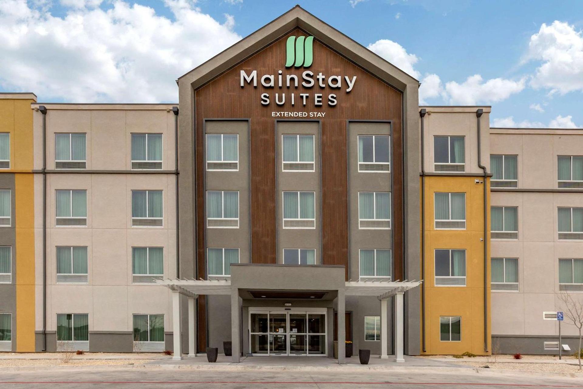 MainStay Suites Carlsbad South photo 3