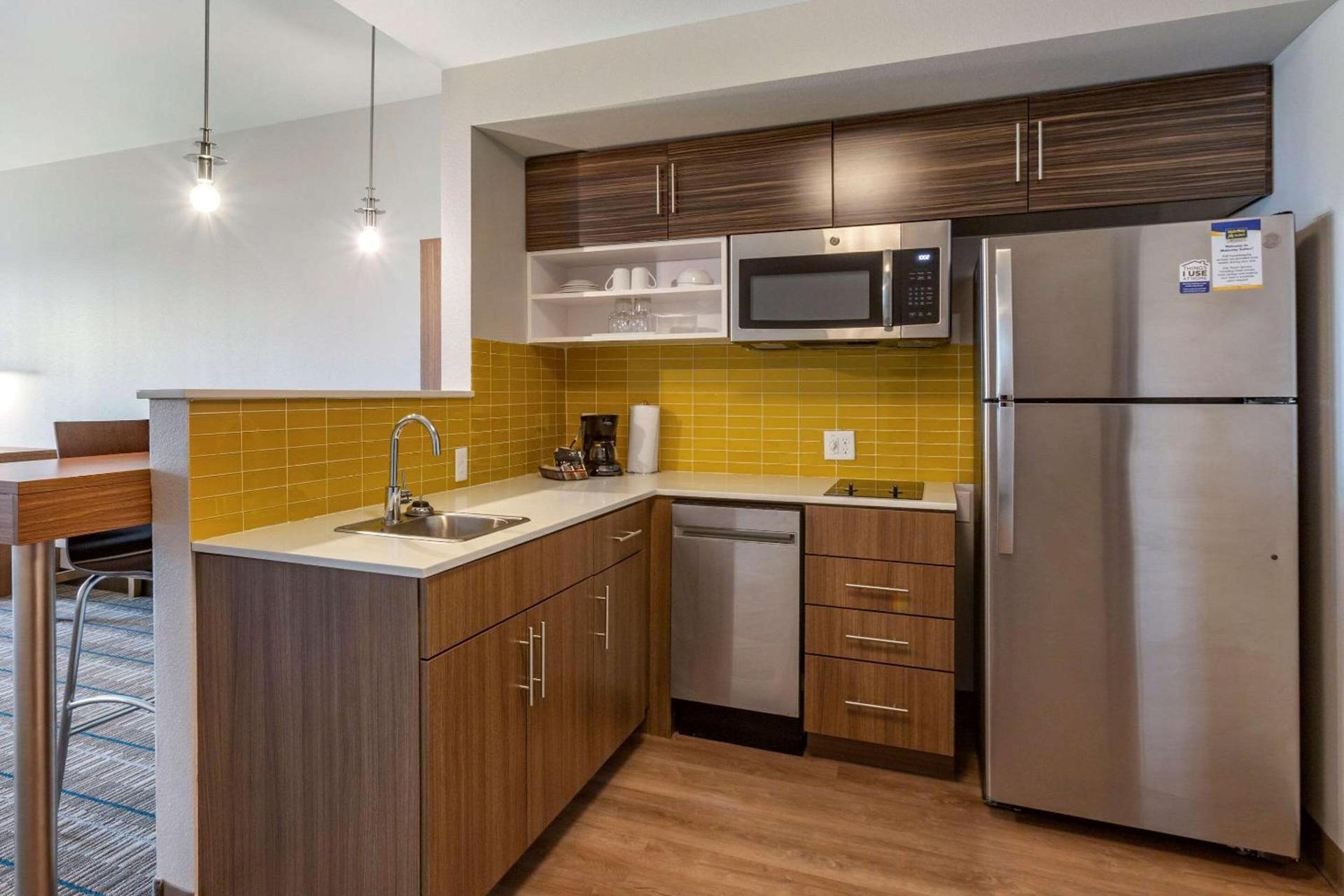 MainStay Suites Carlsbad South photo 10