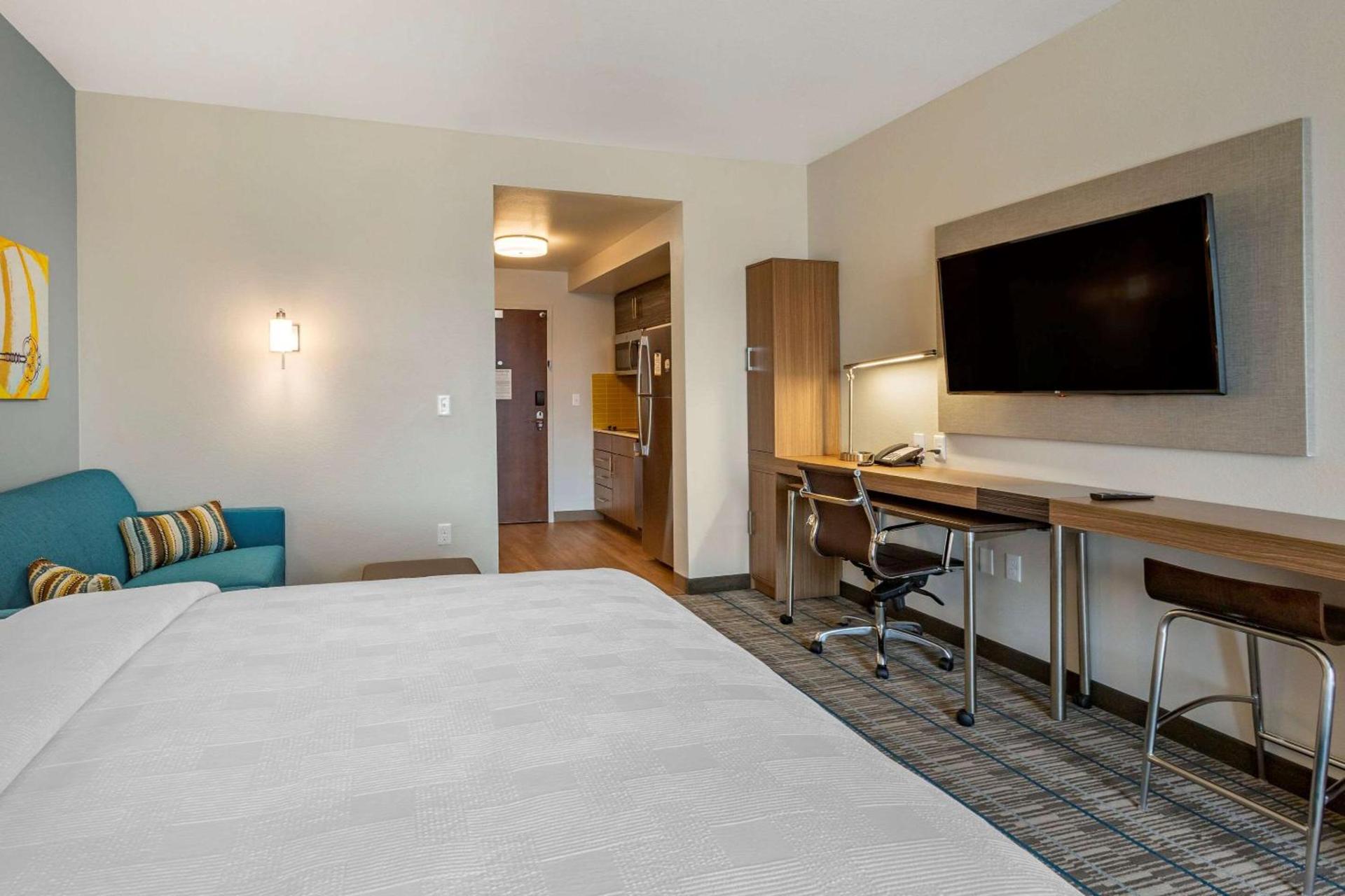 MainStay Suites Carlsbad South photo 14