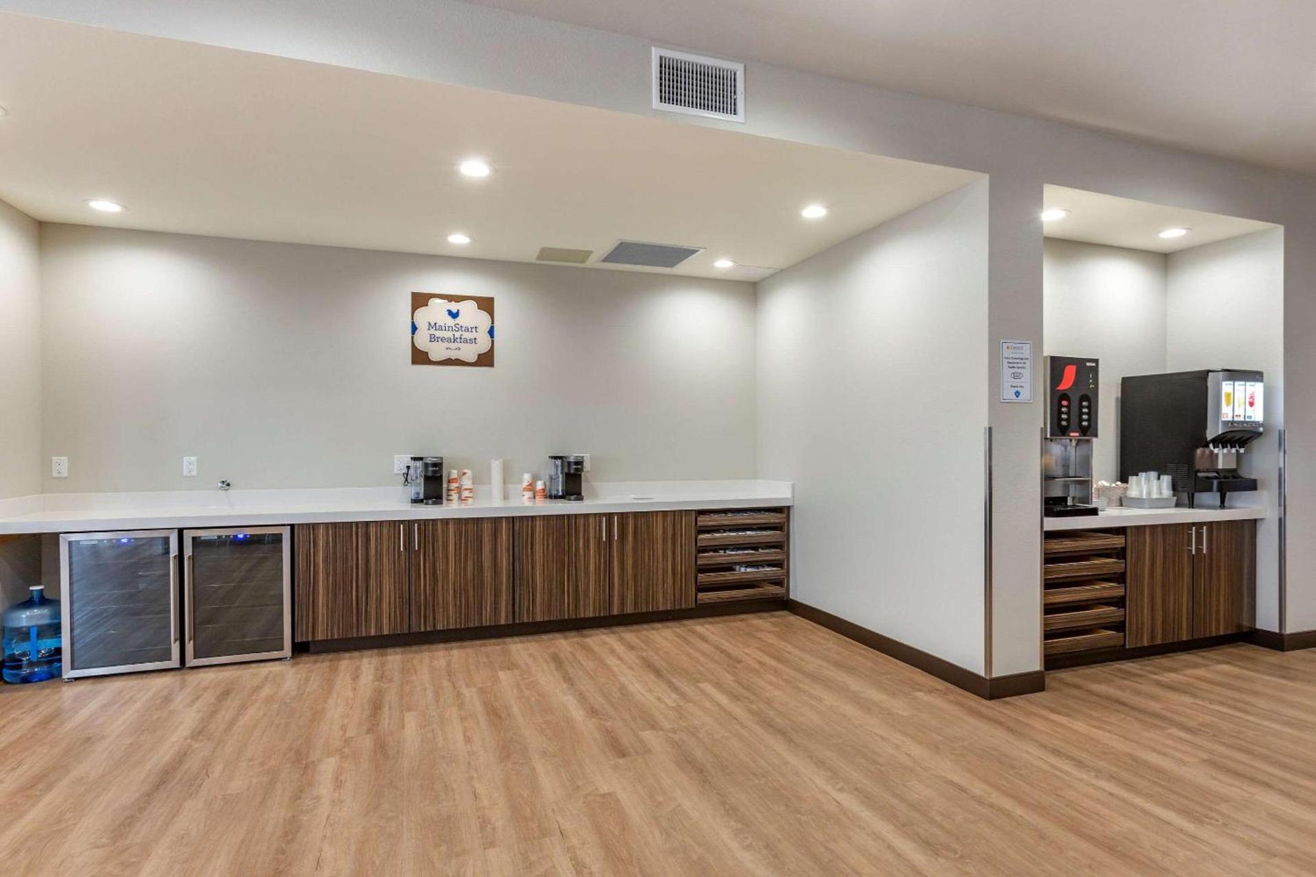 MainStay Suites Carlsbad South photo 21