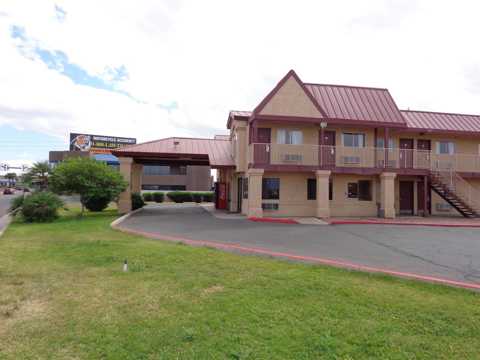 Knights Inn Phoenix at N Black Canyon Hwy photo 15