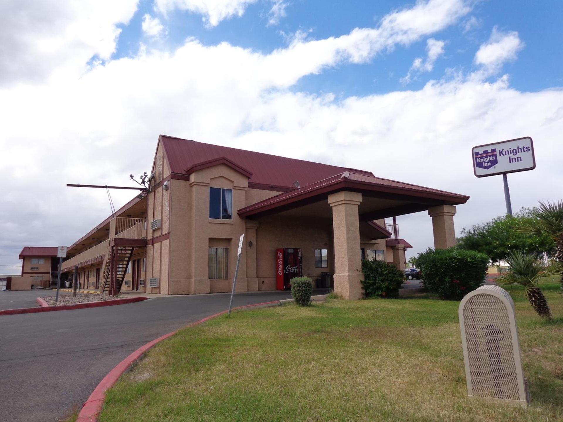 Knights Inn Phoenix at N Black Canyon Hwy photo 3