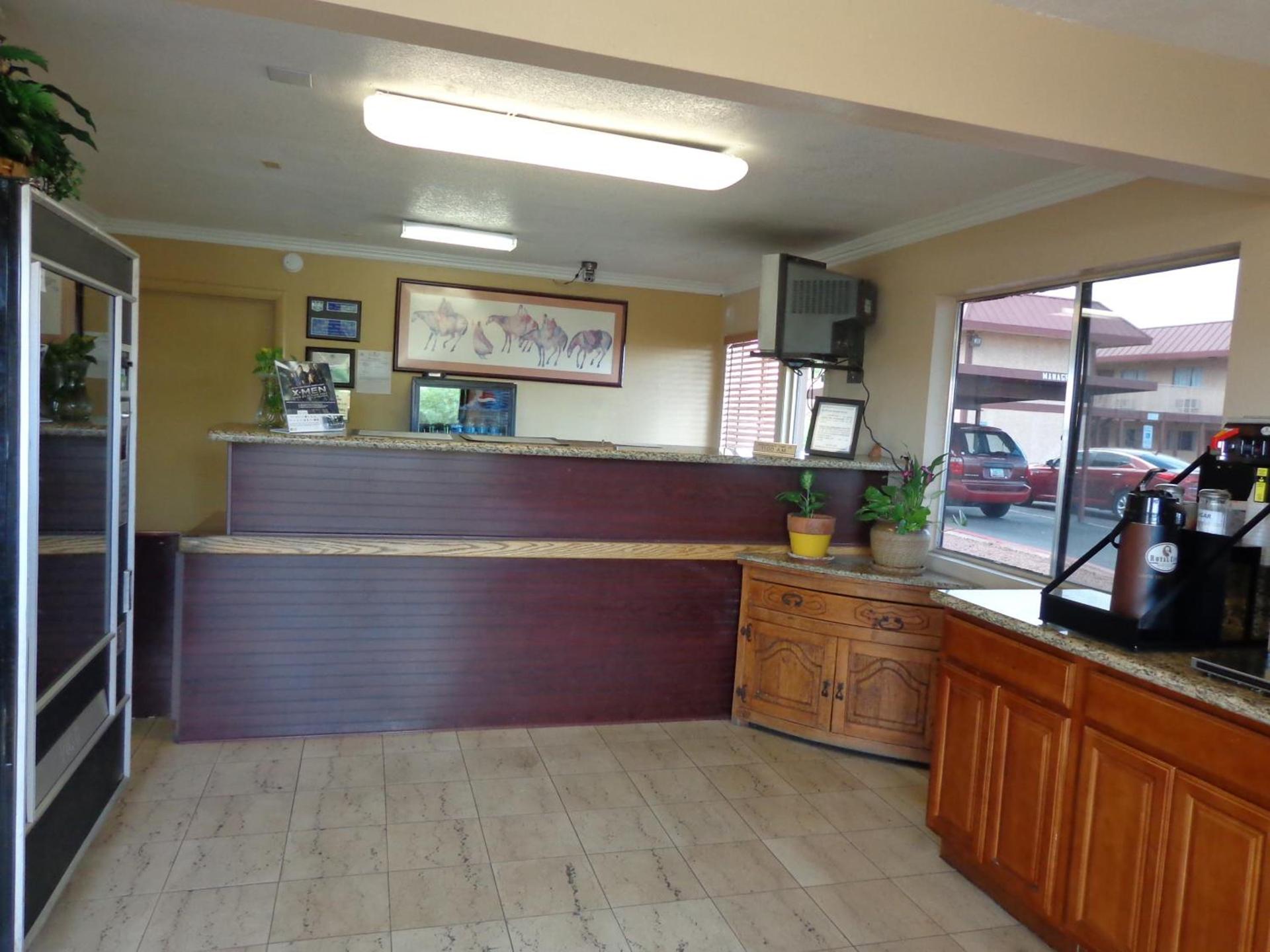 Knights Inn Phoenix at N Black Canyon Hwy photo 7
