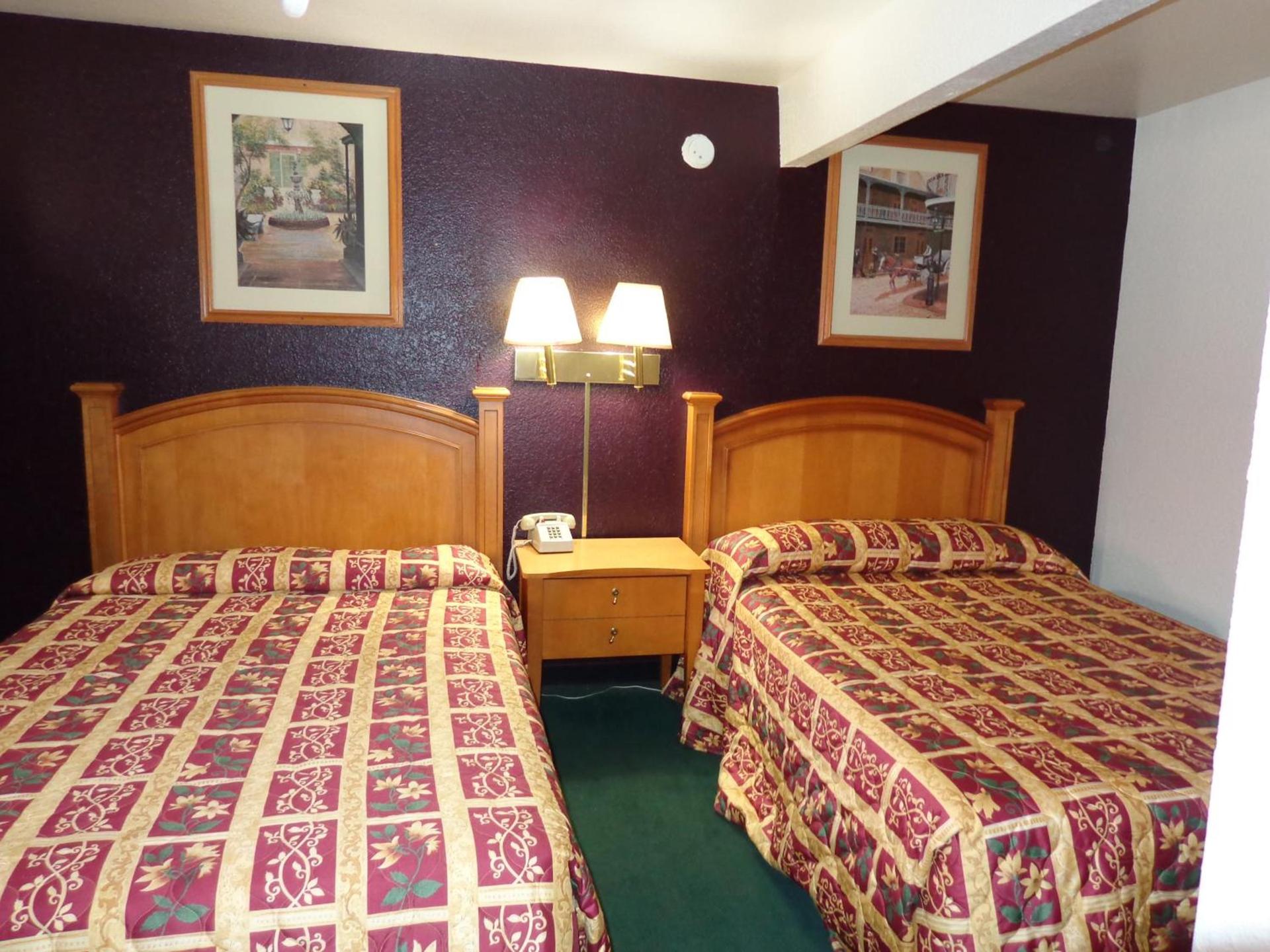 Knights Inn Phoenix at N Black Canyon Hwy photo 5