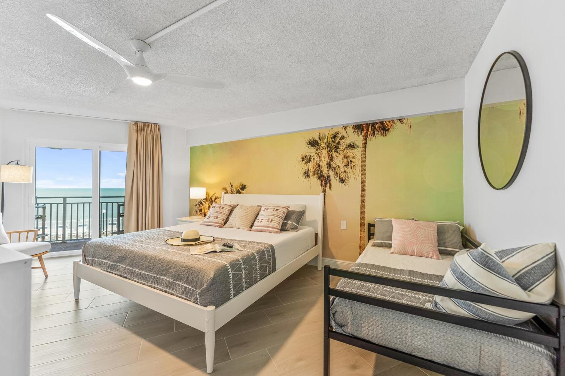 Paradise Beach Club - Oceanfront and Penthouse photo 19