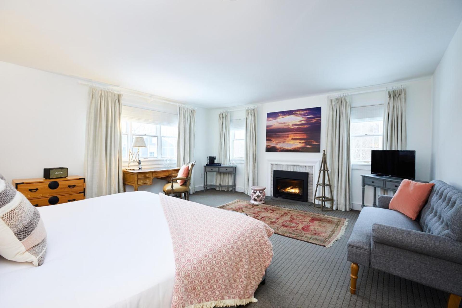Shelter Harbor Inn photo 15