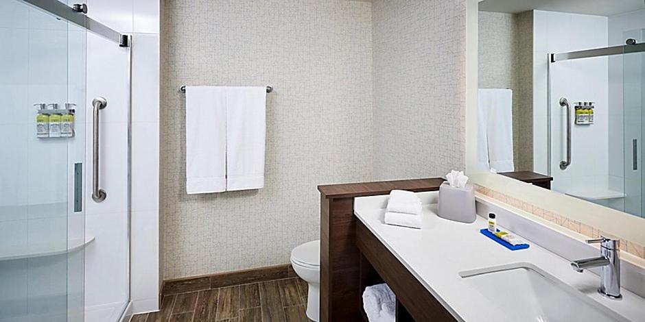 Holiday Inn Express - Canton by IHG photo 2