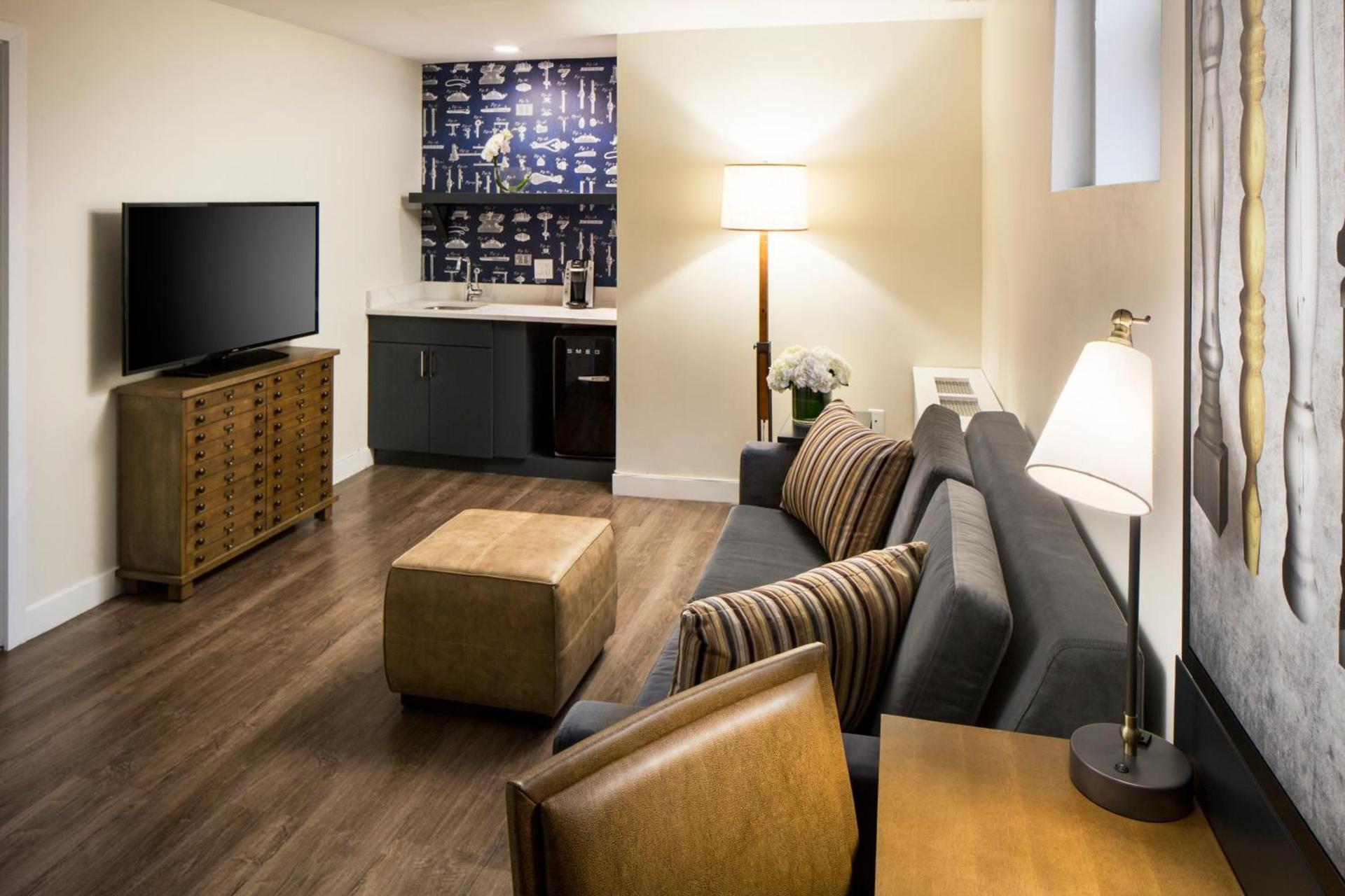 Hotel Indigo Boston Garden by IHG photo 3