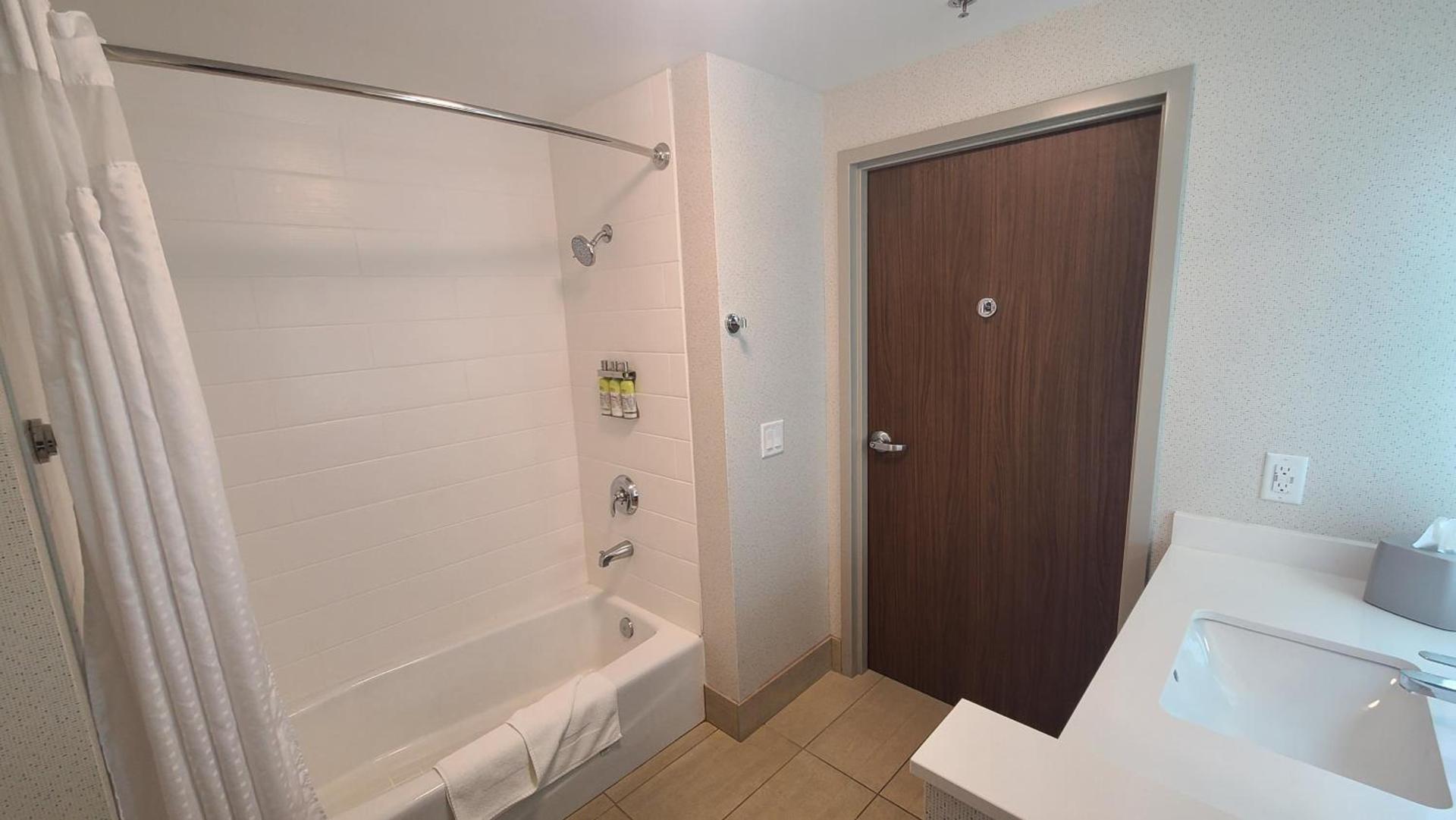 Holiday Inn Express & Suites Chico by IHG photo 19