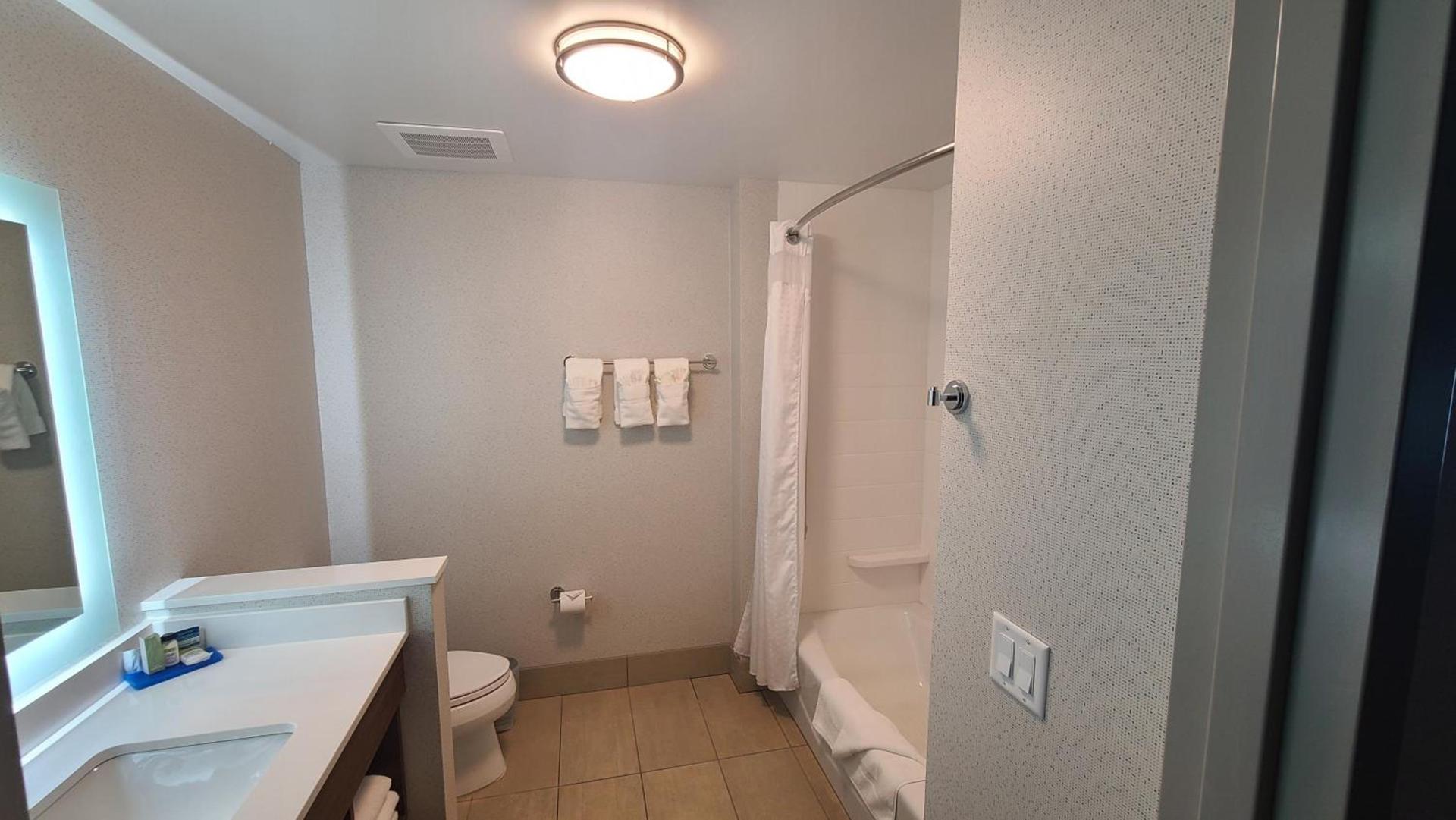 Holiday Inn Express & Suites Chico by IHG photo 25