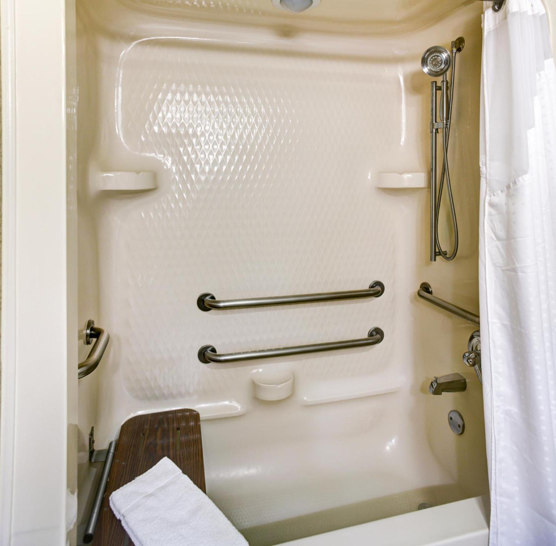 Holiday Inn Express Hotel & Suites Atlanta Buckhead by IHG photo 13