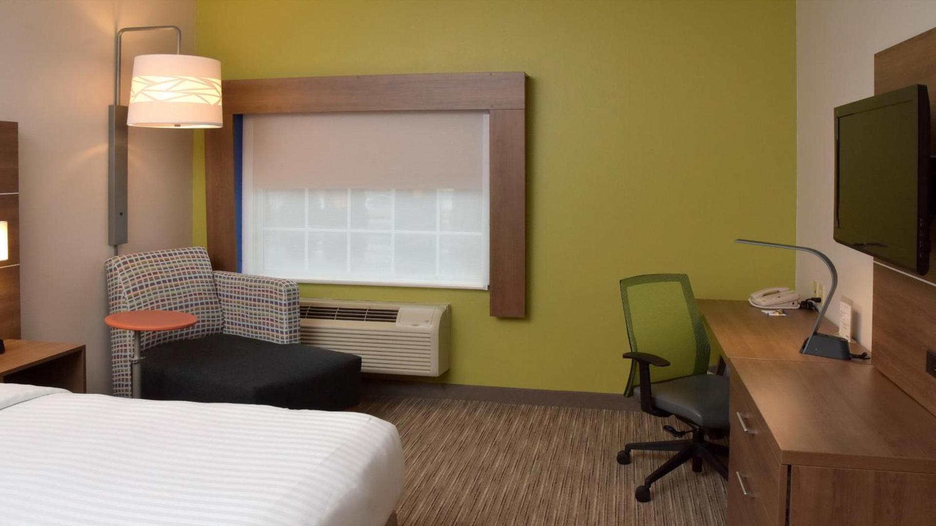 Holiday Inn Express Mount Pleasant- Scottdale by IHG photo 27