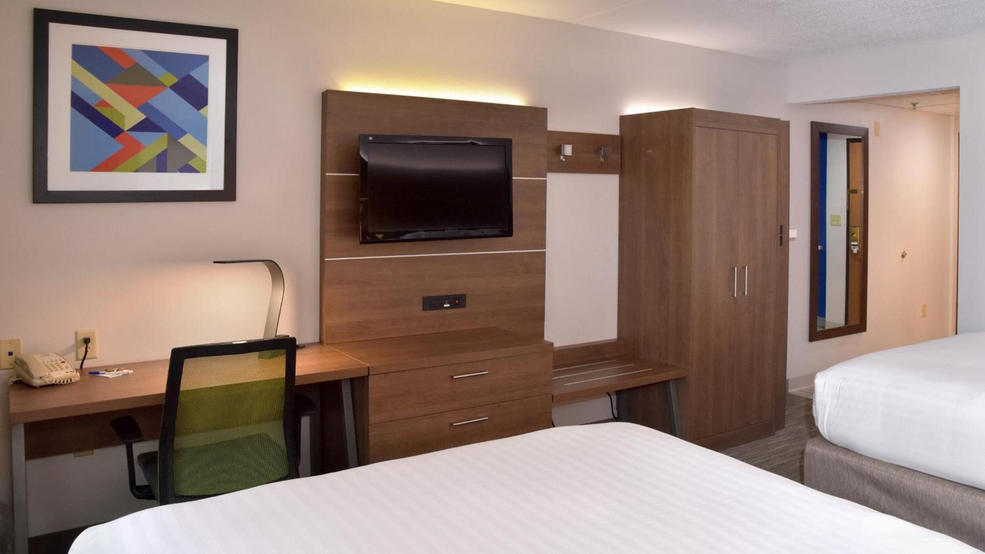 Holiday Inn Express Mount Pleasant- Scottdale by IHG photo 28