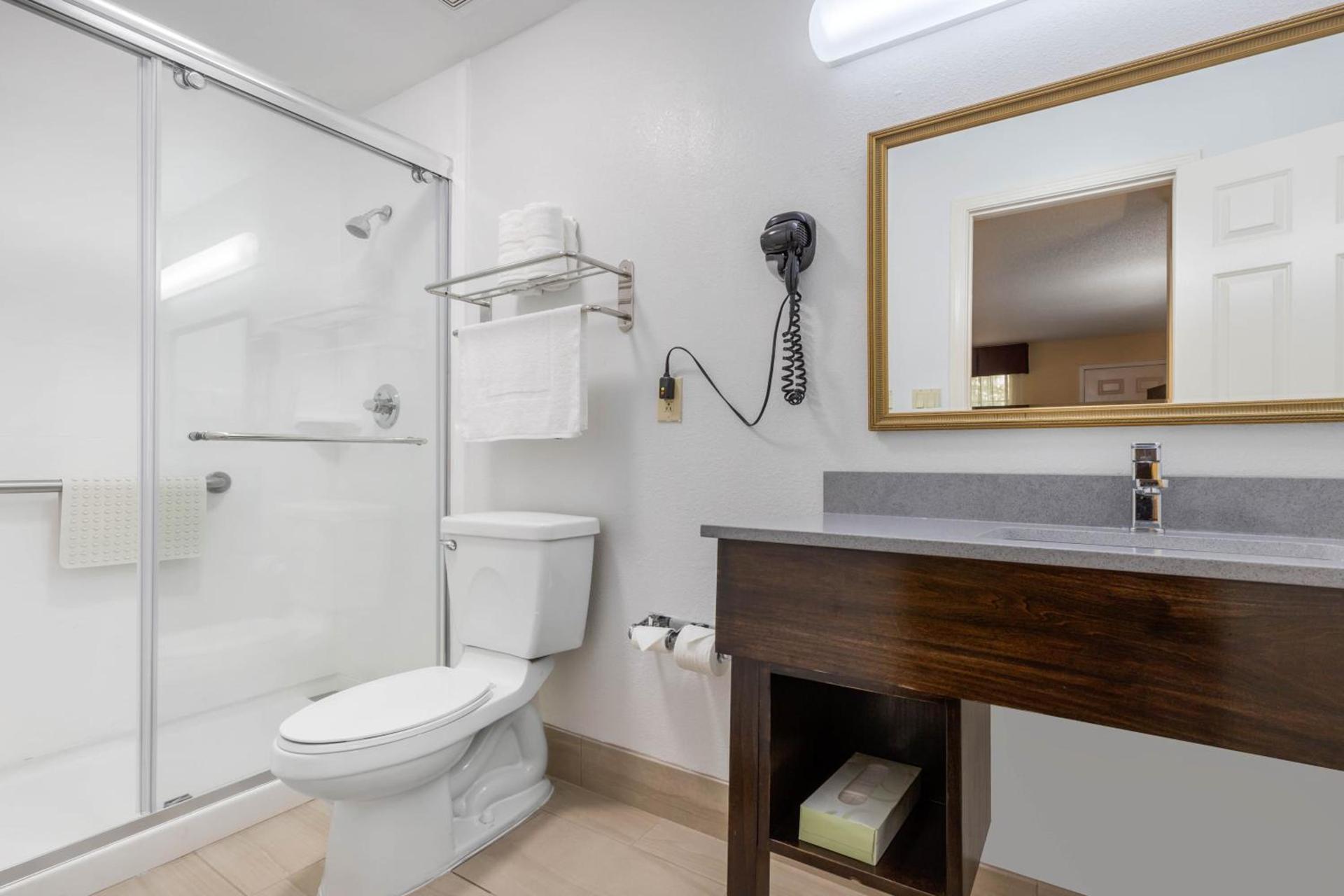 Quality Inn & Suites Lexington photo 30