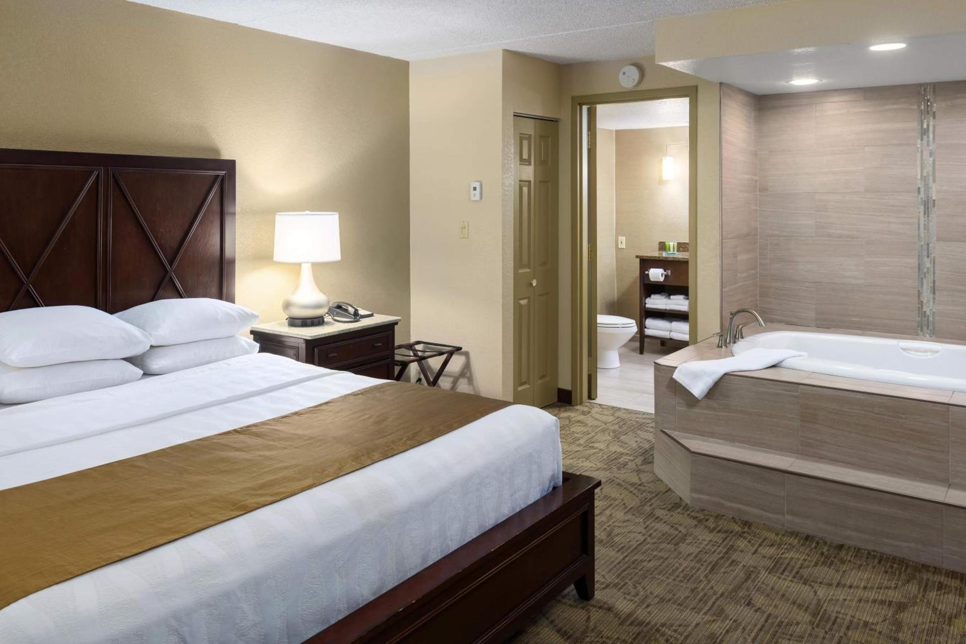 Bismarck Hotel and Conference Center photo 12