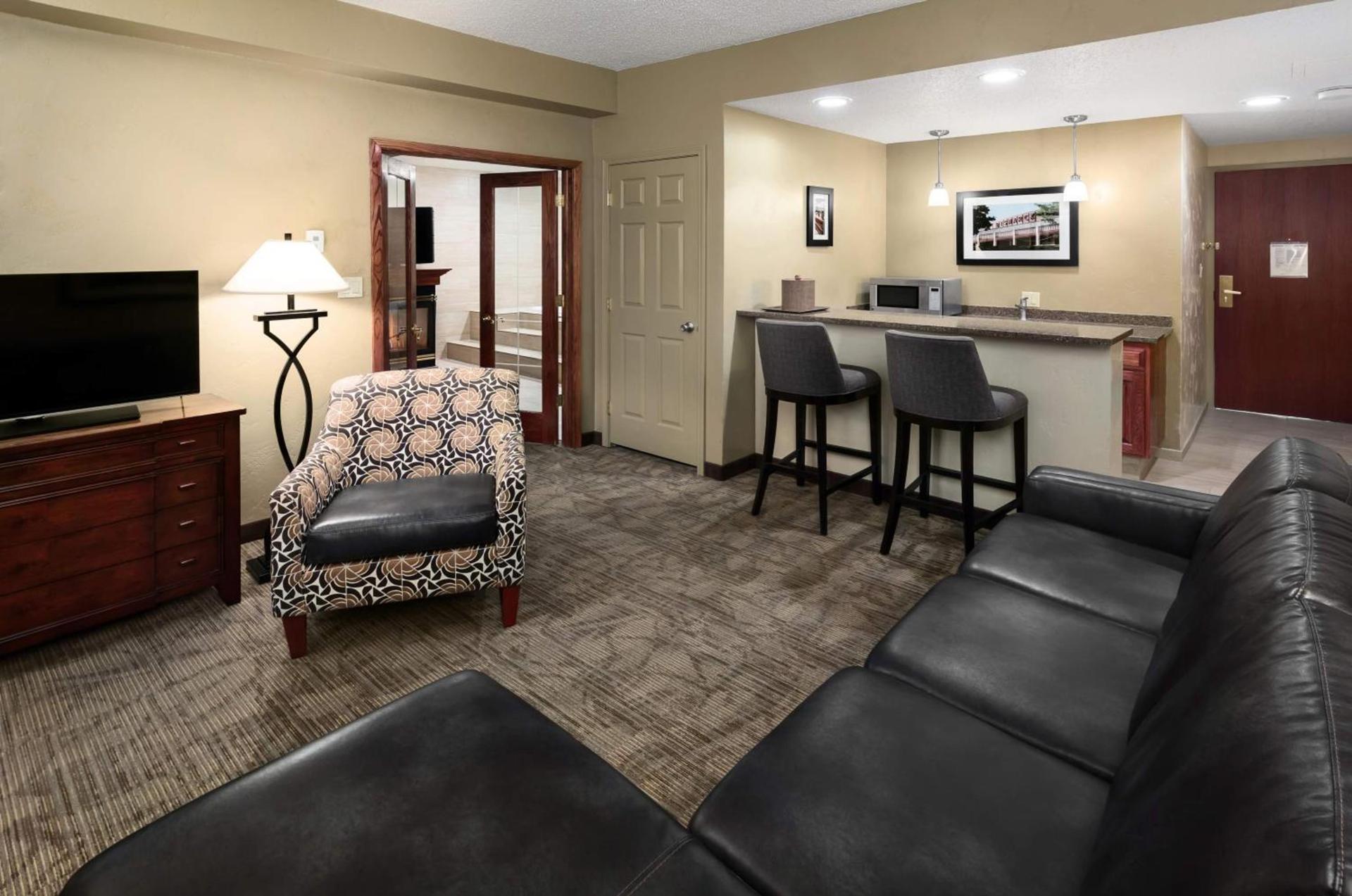 Bismarck Hotel and Conference Center photo 30