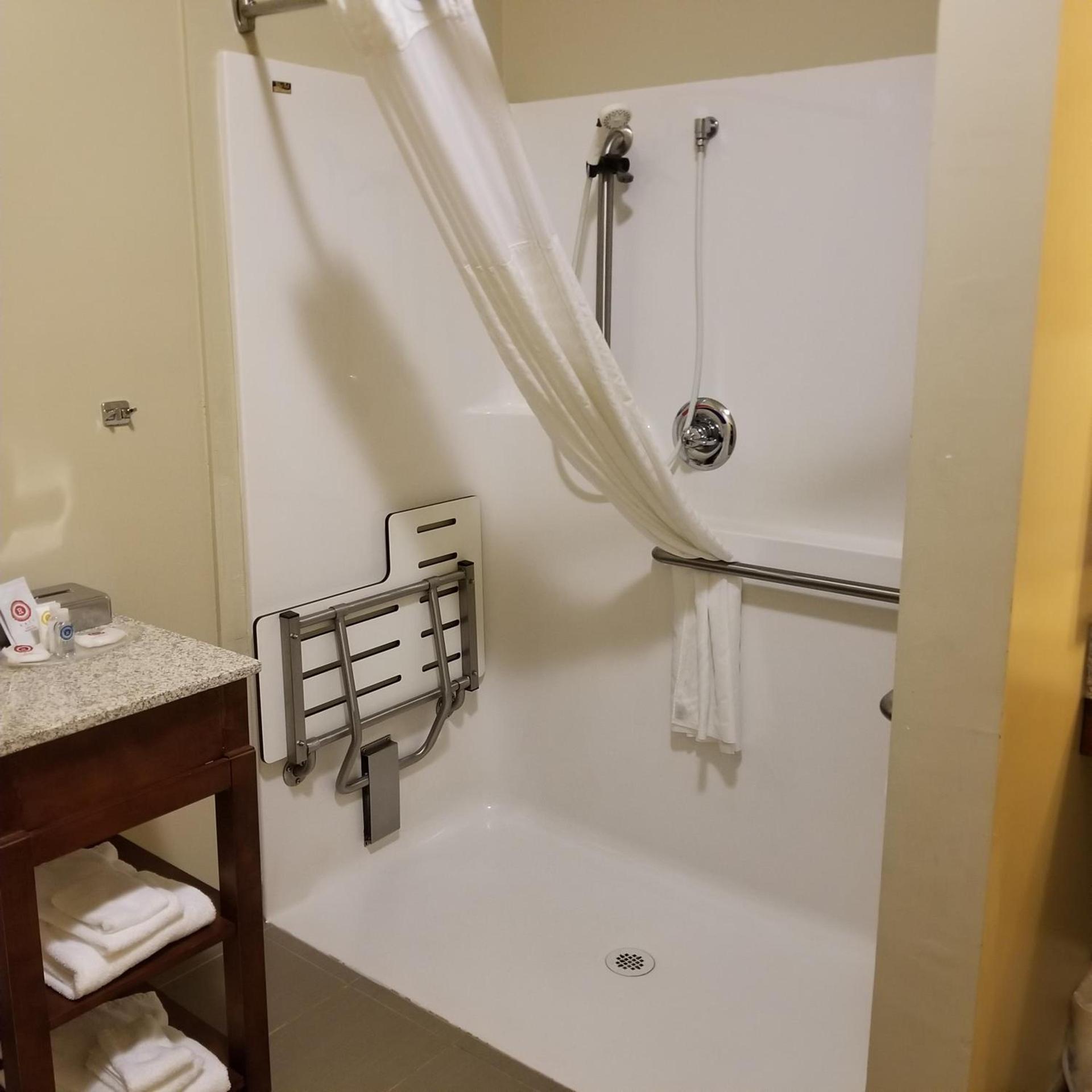 Comfort Suites Redding - Shasta Lake photo 55