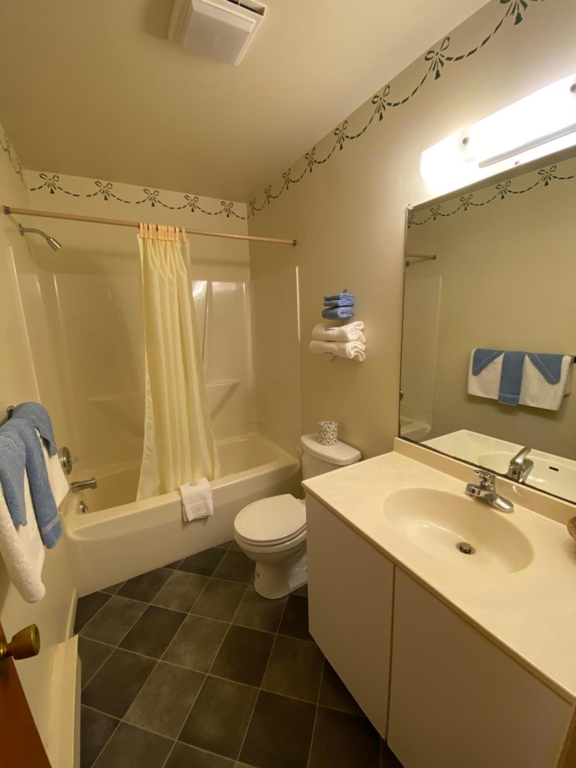 Birchwood inn photo 18
