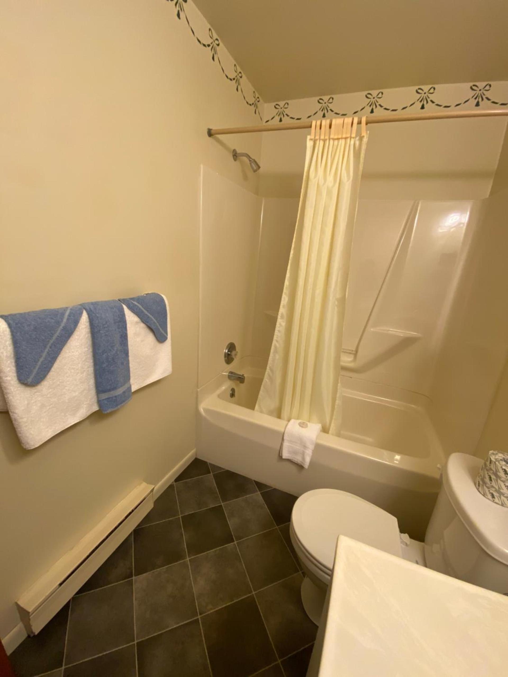 Birchwood inn photo 22