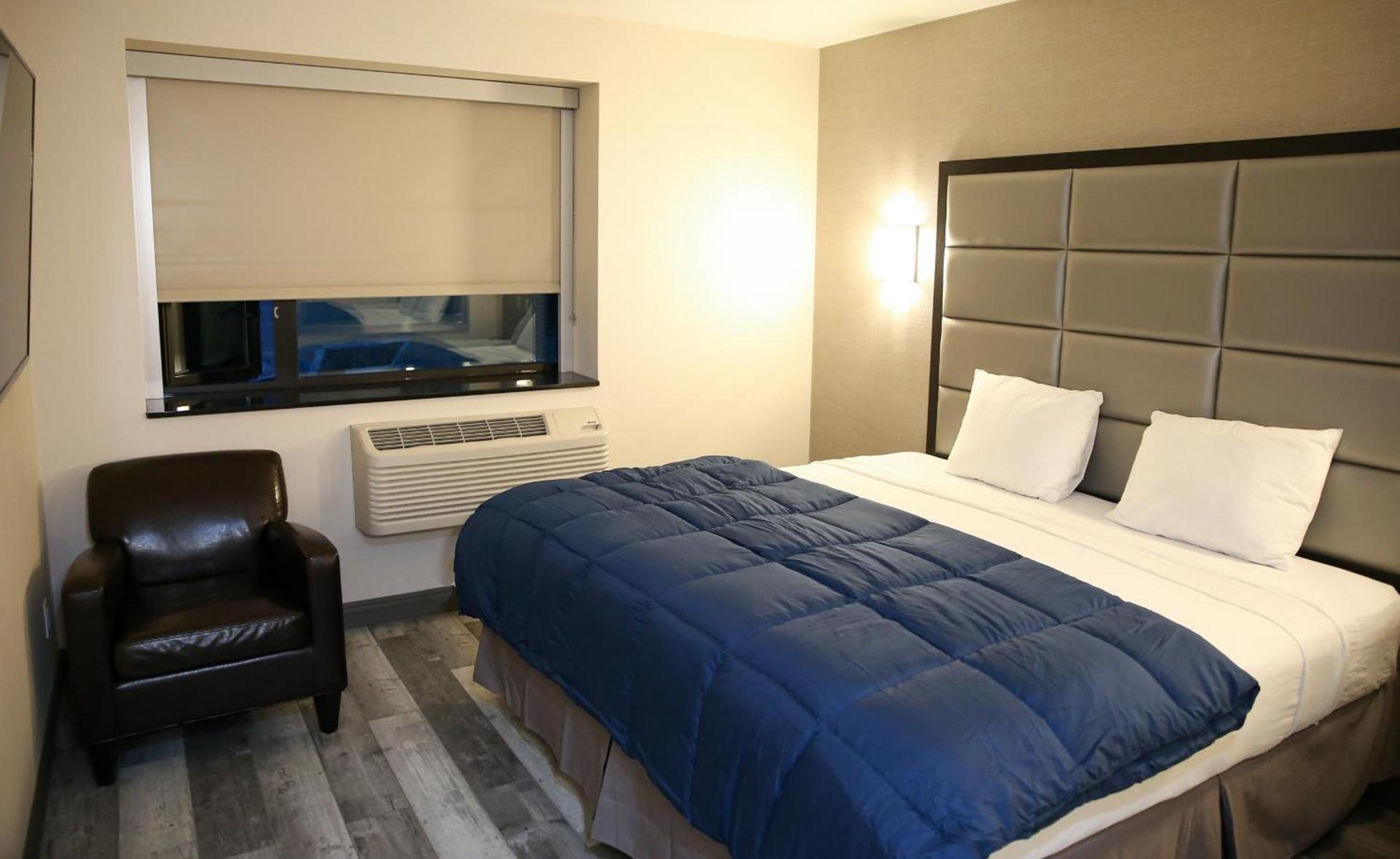 Umbrella Hotel Brooklyn - Newly Renovated photo 2
