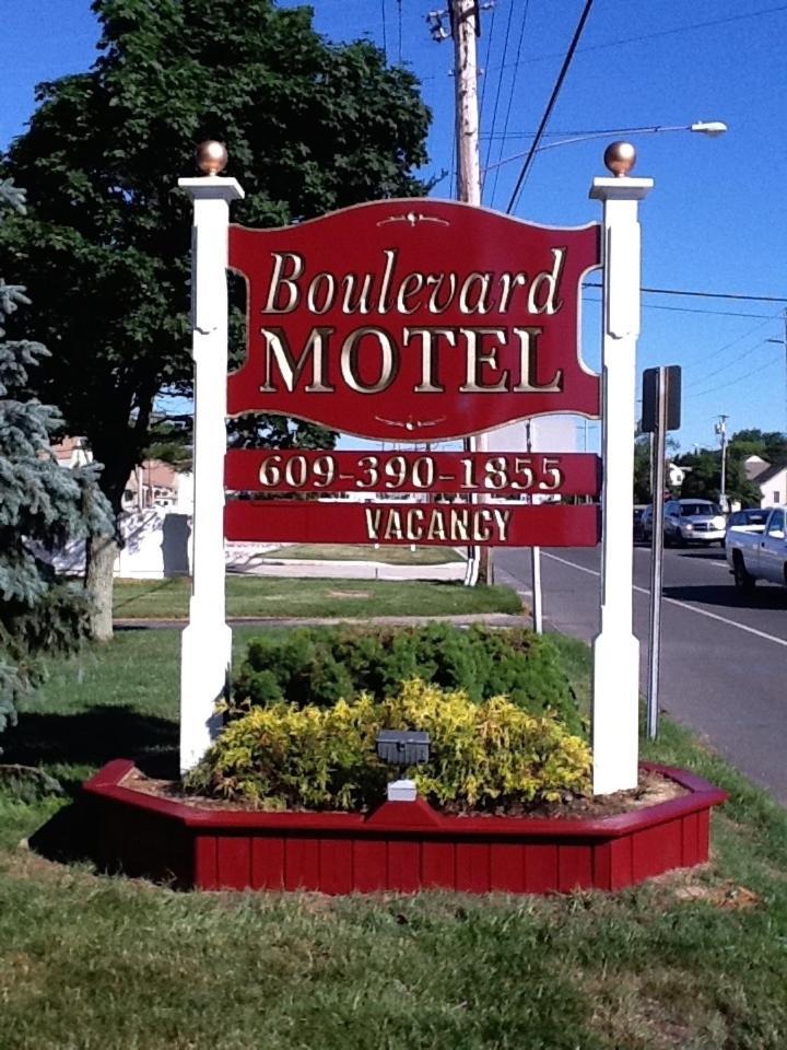 Boulevard Motel photo 17