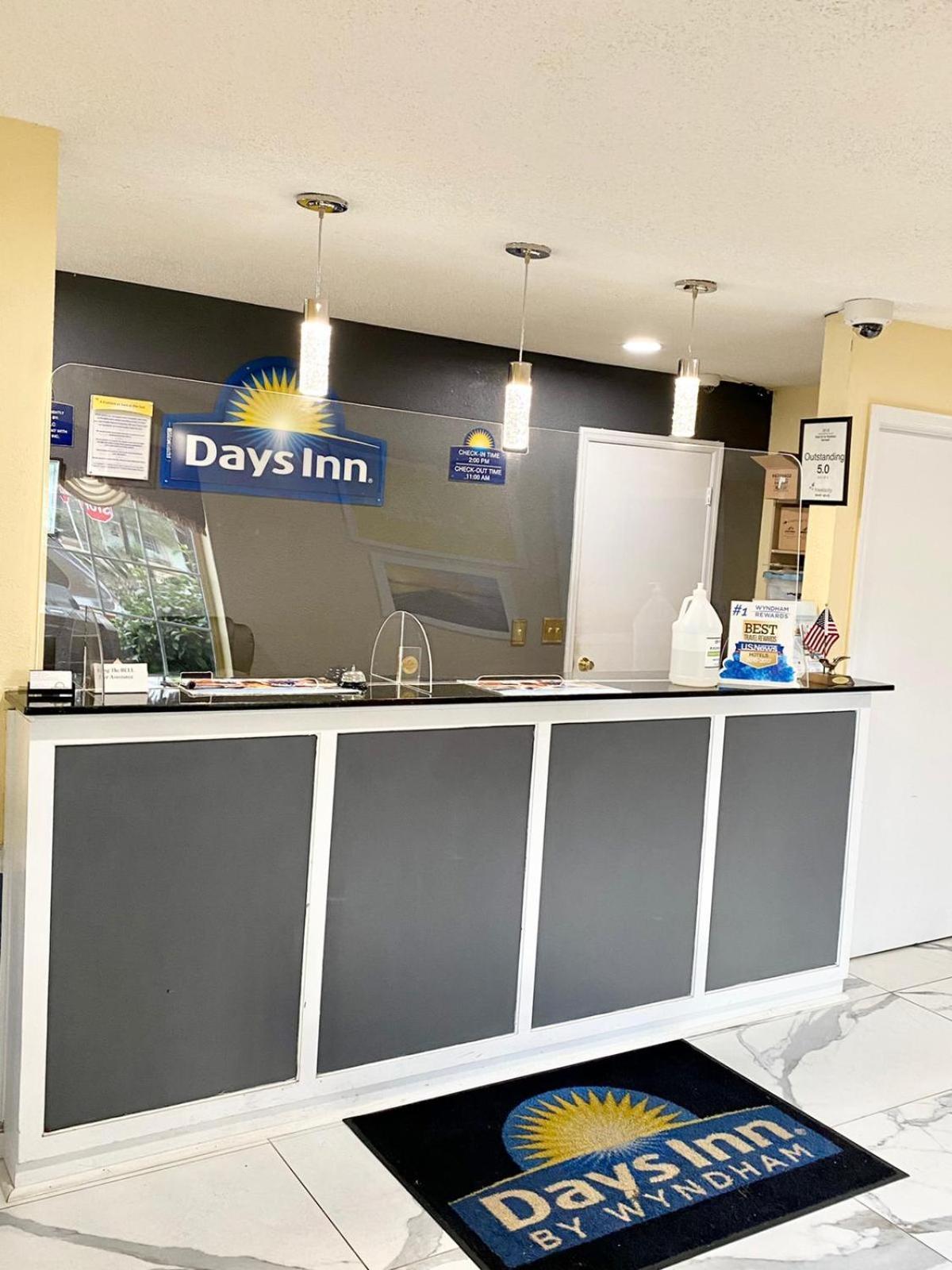 Days Inn by Wyndham Barnwell photo 51