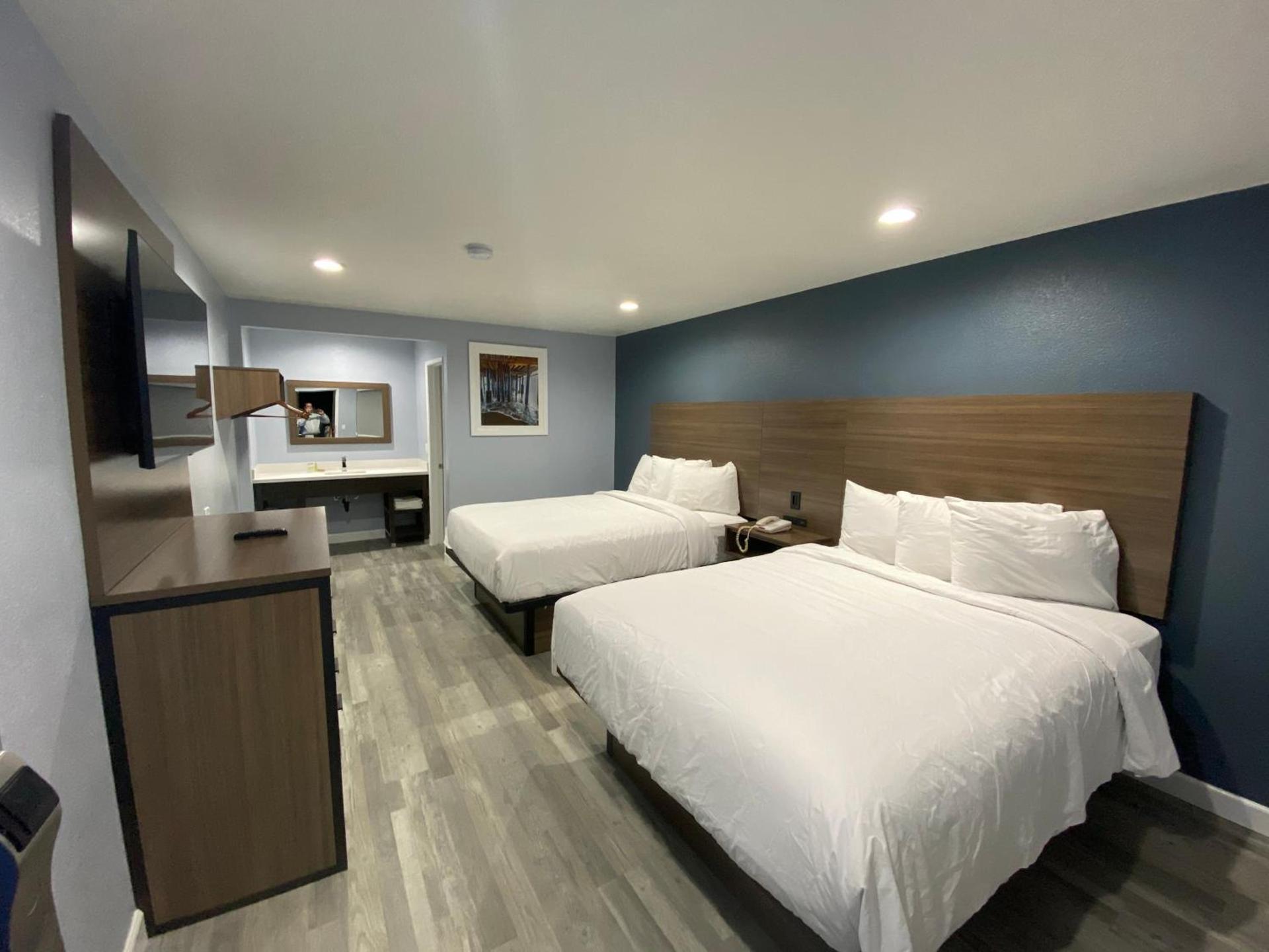 Days Inn by Wyndham Arroyo Grande Pismo Beach photo 79