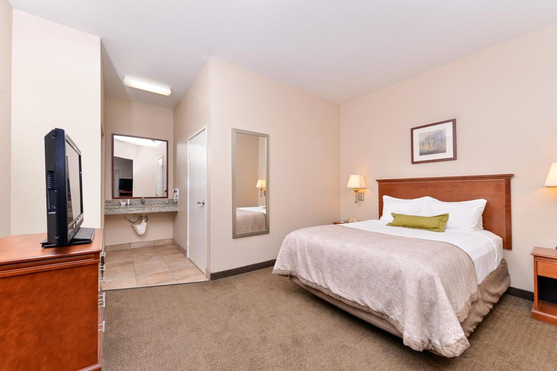 Candlewood Suites San Diego by IHG photo 25