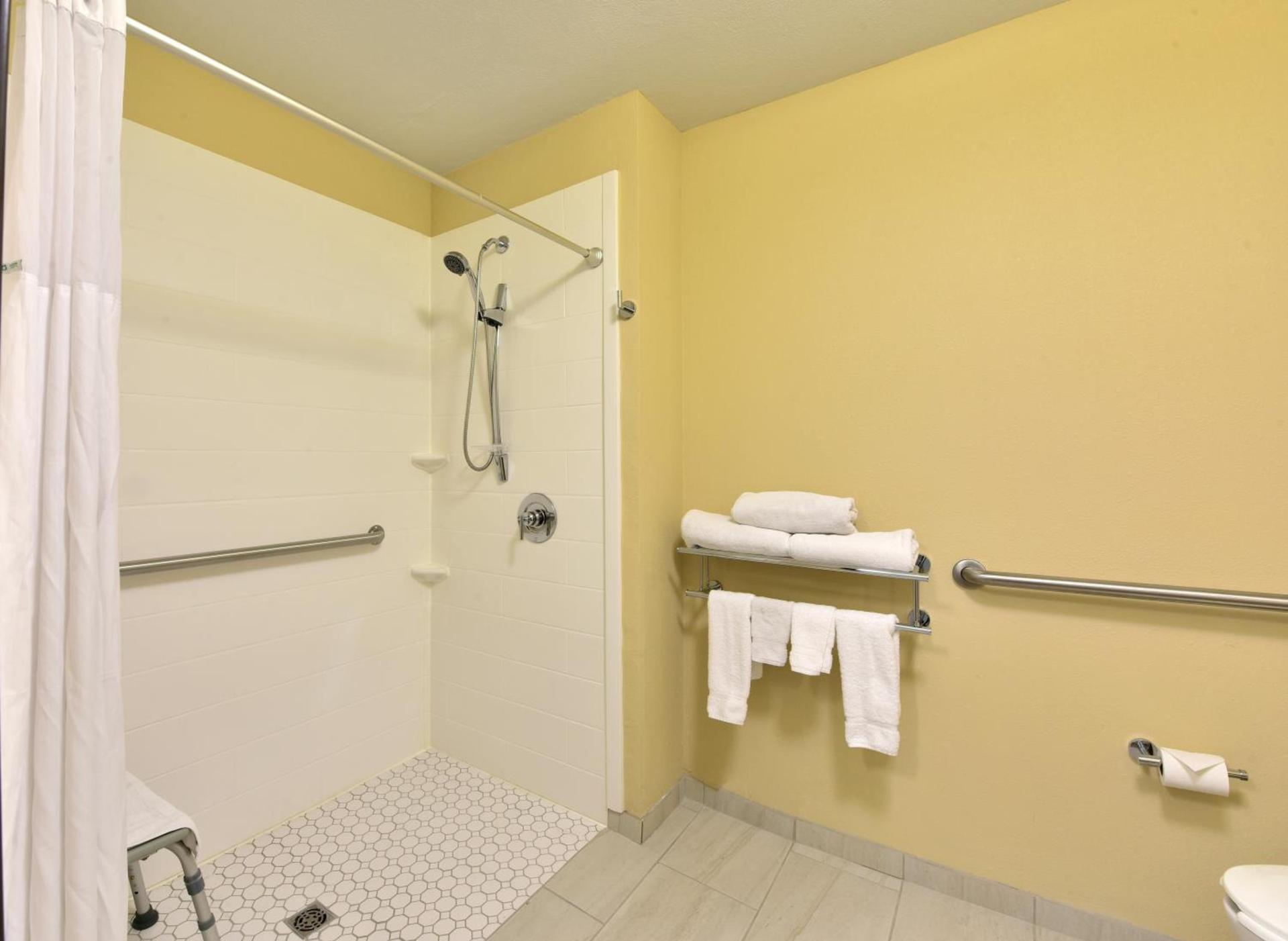 Days Inn by Wyndham Springville photo 45