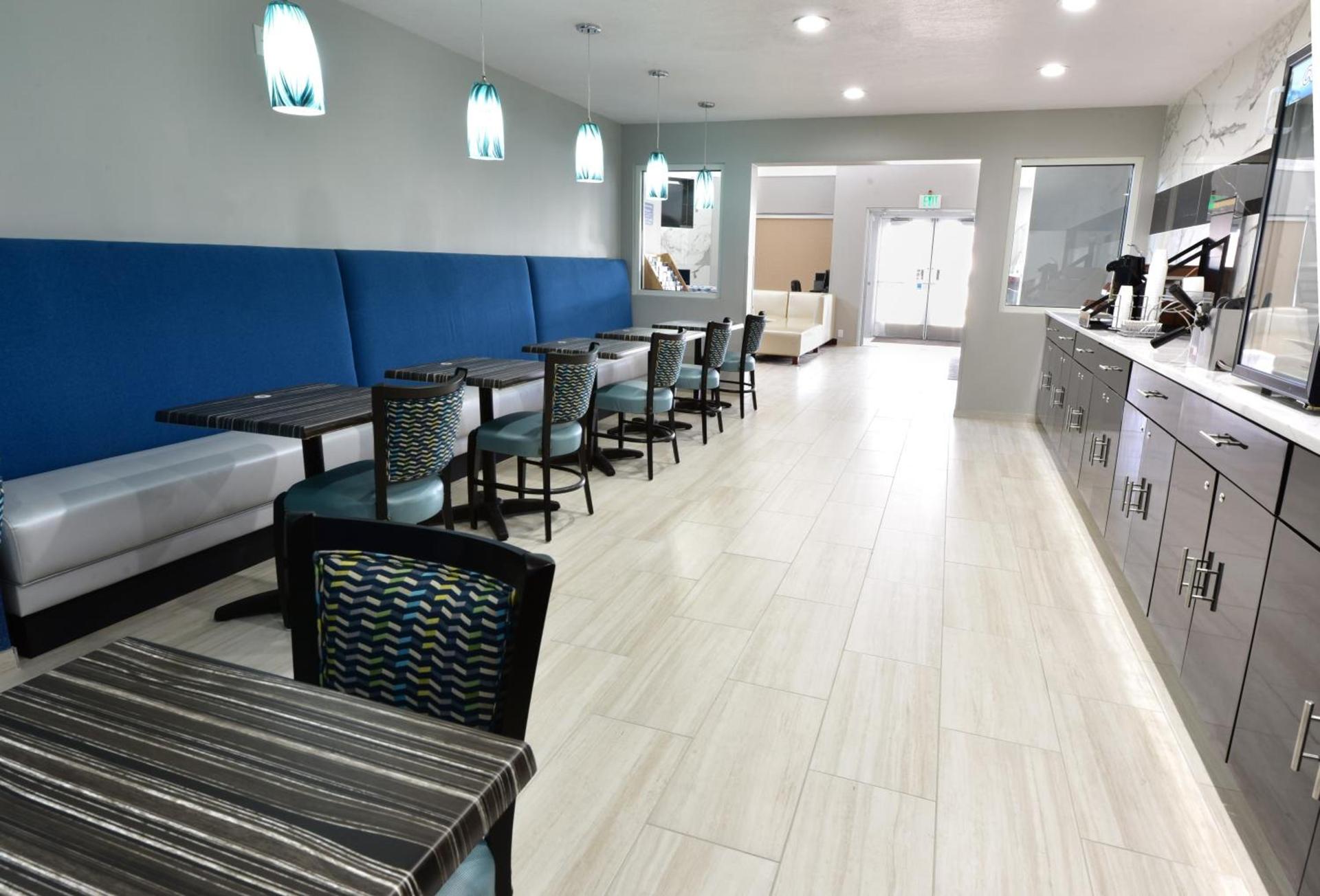 Days Inn by Wyndham Springville photo 41