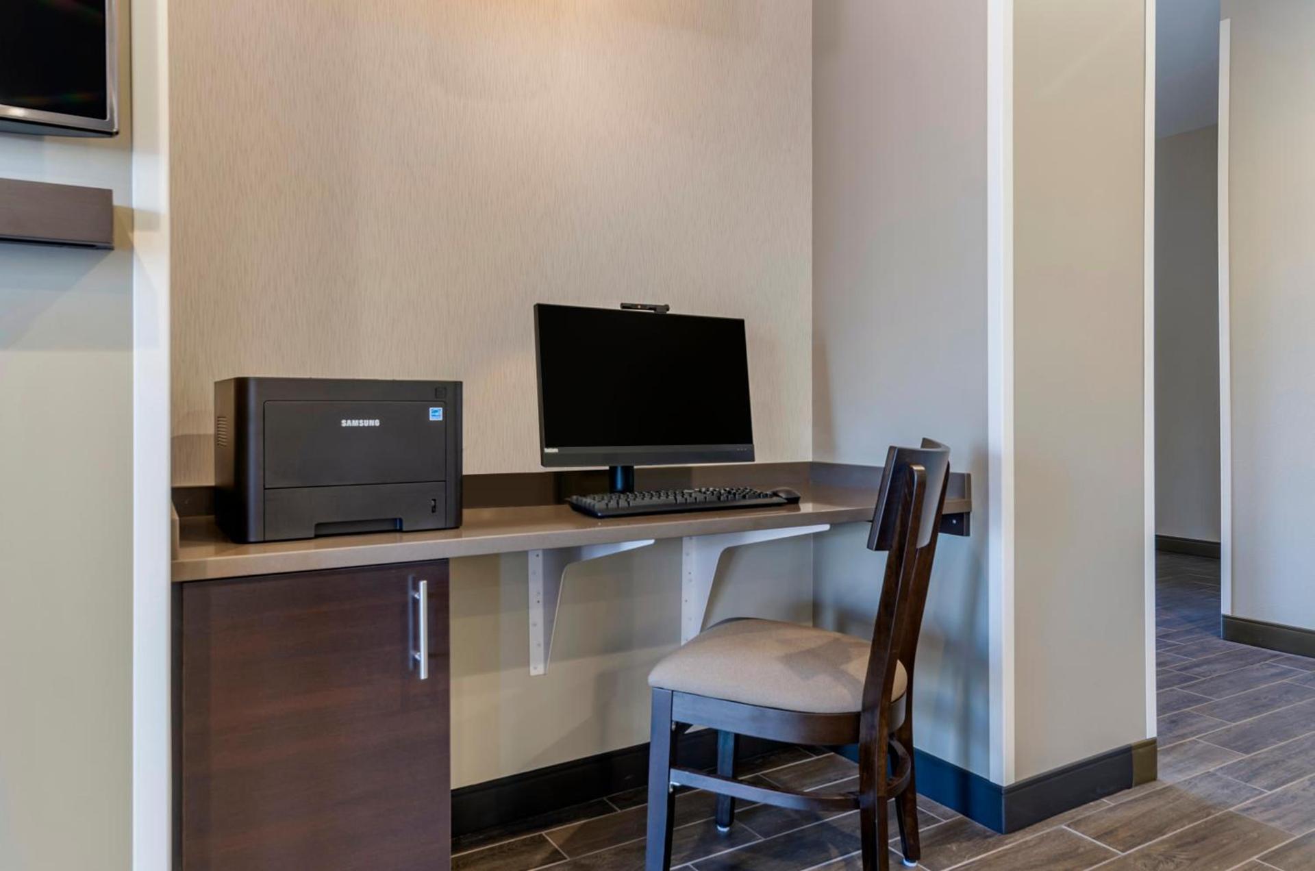 MainStay Suites Great Falls Airport photo 17