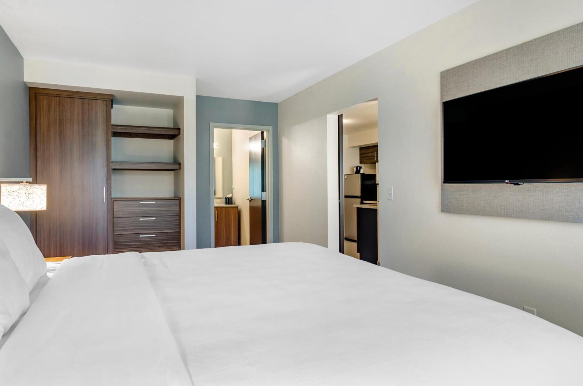 MainStay Suites Great Falls Airport photo 23