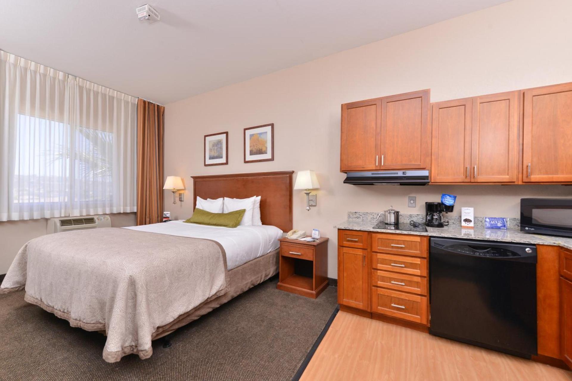 Candlewood Suites San Diego by IHG photo 31